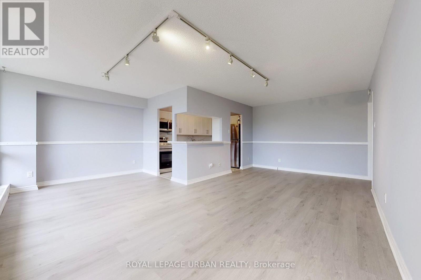 












102 - 20 SUNRISE AVENUE

,
Toronto,




Ontario
M4A2R2

