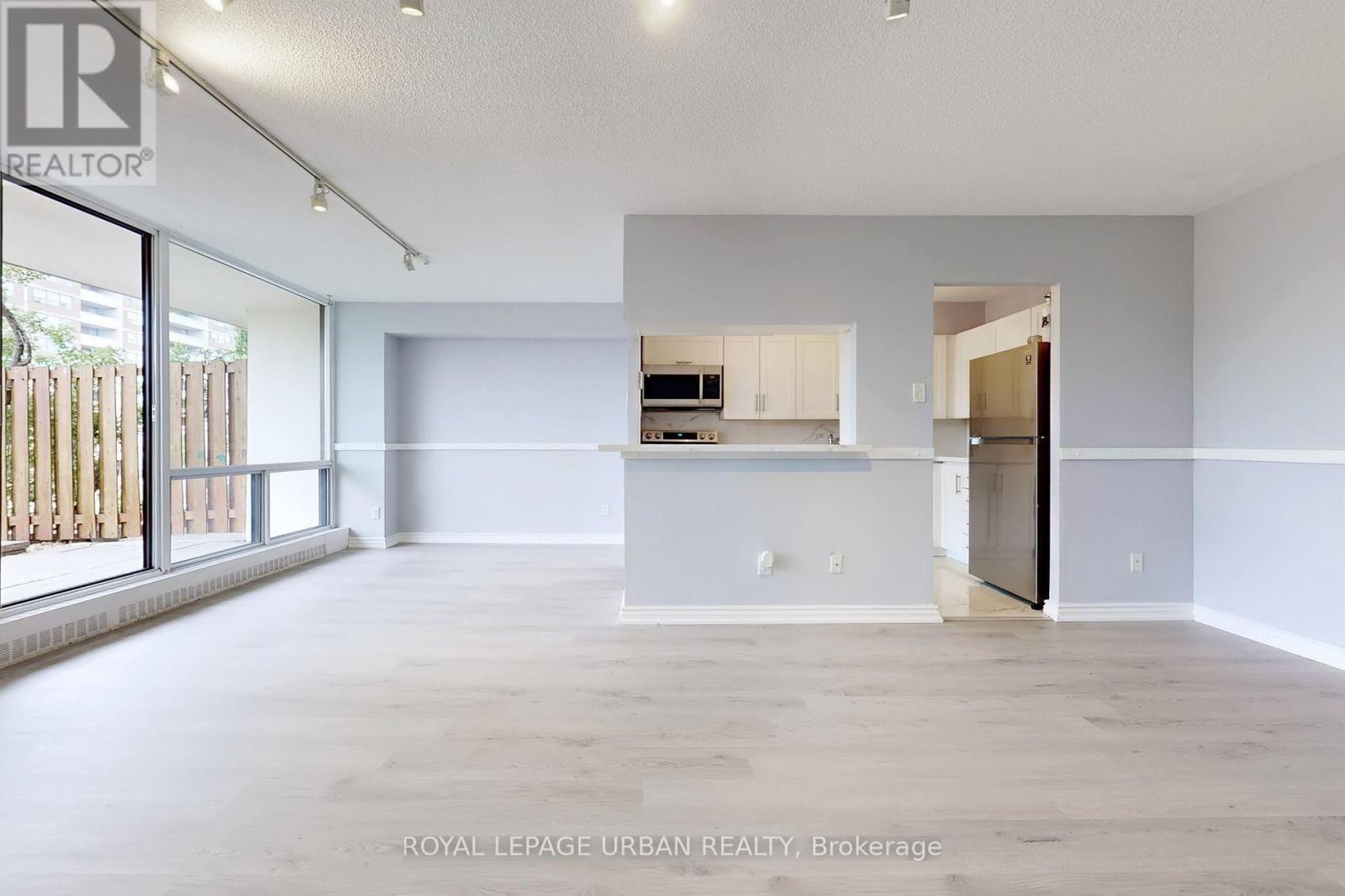 












102 - 20 SUNRISE AVENUE

,
Toronto,




Ontario
M4A2R2

