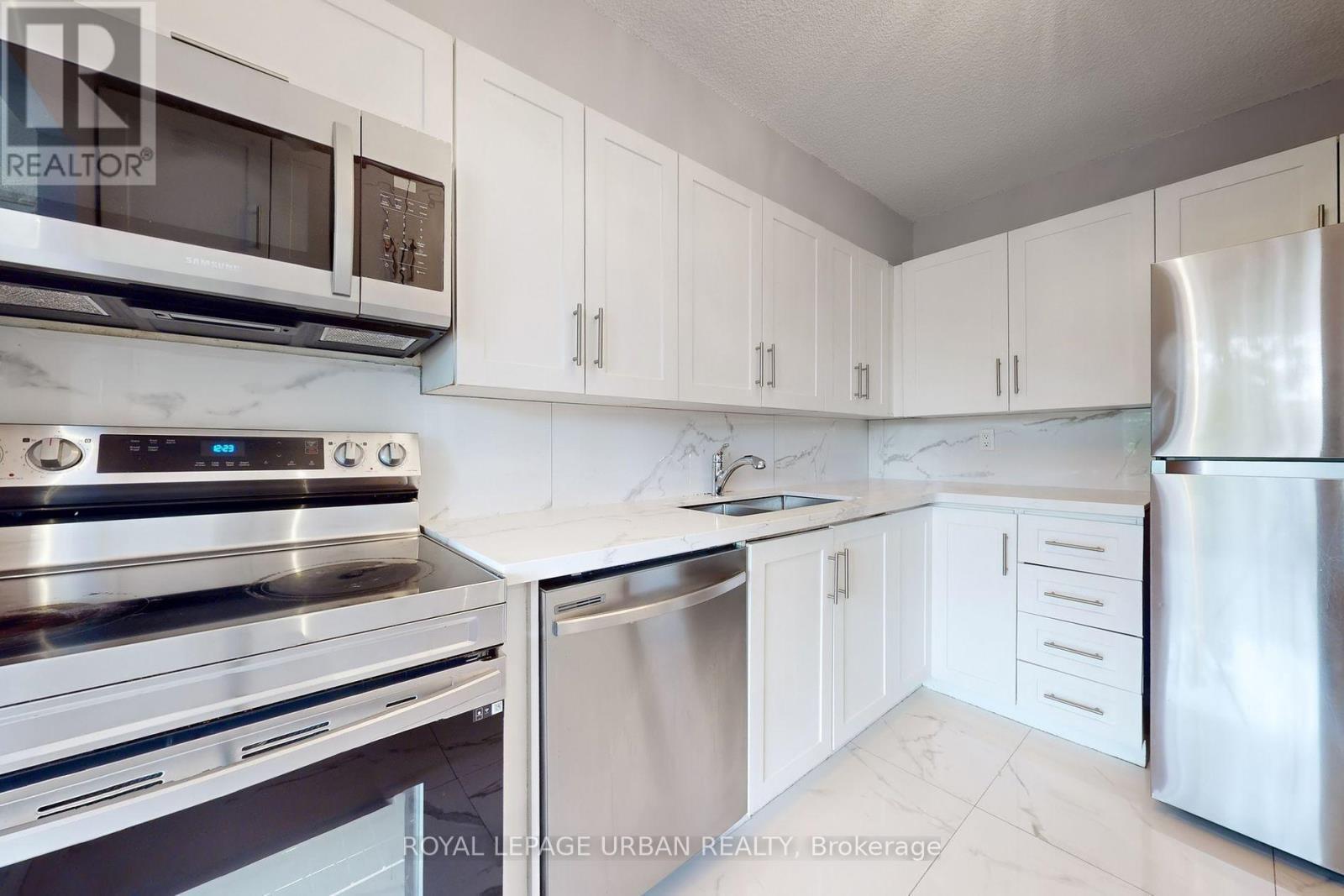 












102 - 20 SUNRISE AVENUE

,
Toronto,




Ontario
M4A2R2

