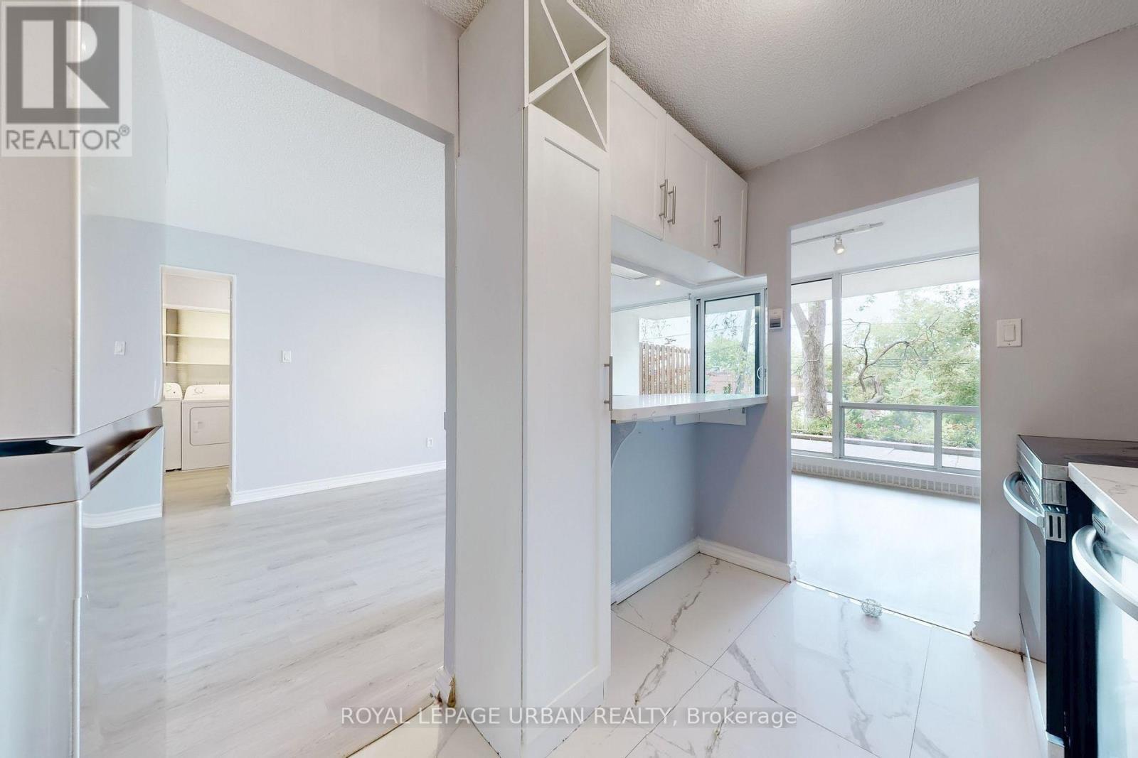 












102 - 20 SUNRISE AVENUE

,
Toronto,




Ontario
M4A2R2

