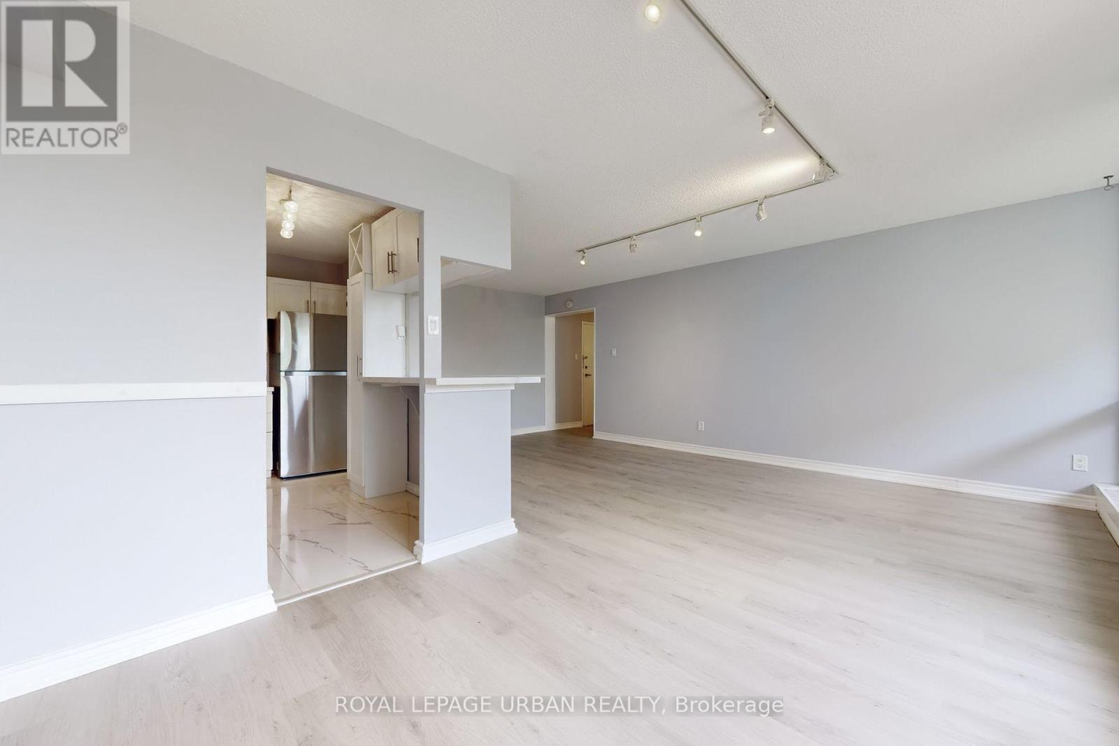 












102 - 20 SUNRISE AVENUE

,
Toronto,




Ontario
M4A2R2

