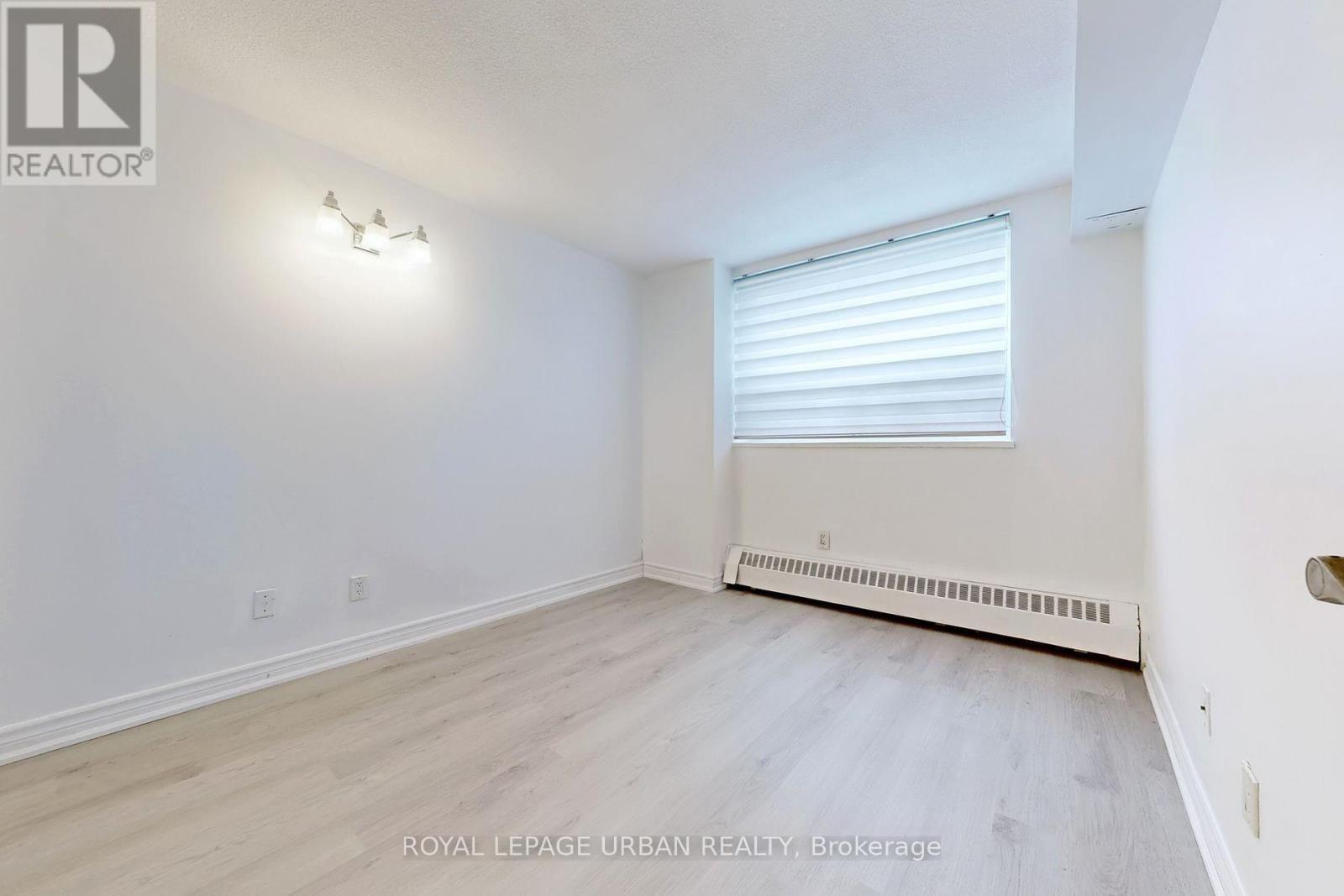 












102 - 20 SUNRISE AVENUE

,
Toronto,




Ontario
M4A2R2

