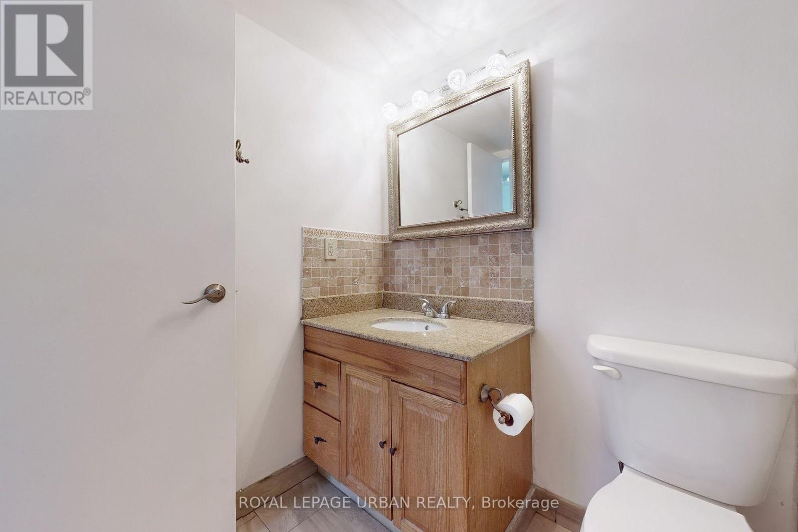 












102 - 20 SUNRISE AVENUE

,
Toronto,




Ontario
M4A2R2

