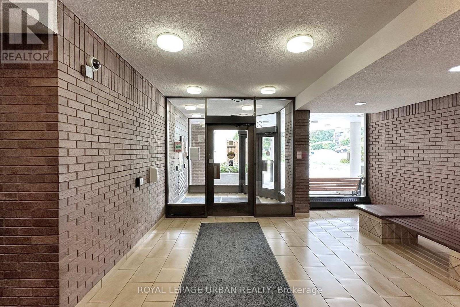 












102 - 20 SUNRISE AVENUE

,
Toronto,




Ontario
M4A2R2

