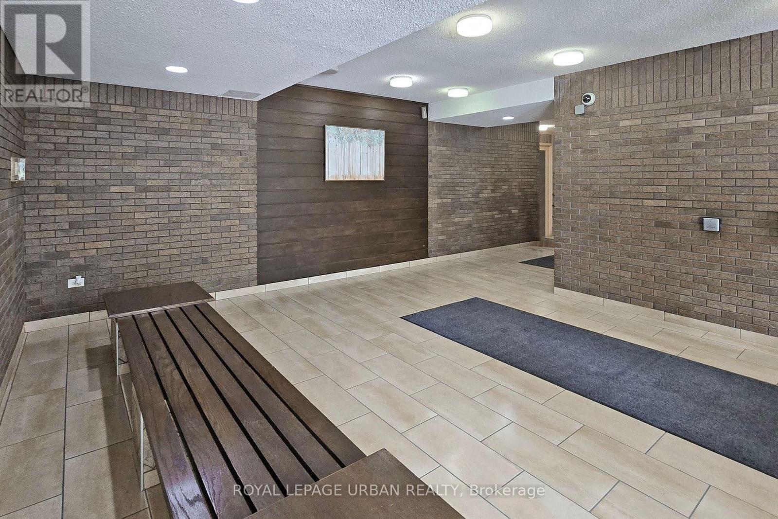 












102 - 20 SUNRISE AVENUE

,
Toronto,




Ontario
M4A2R2

