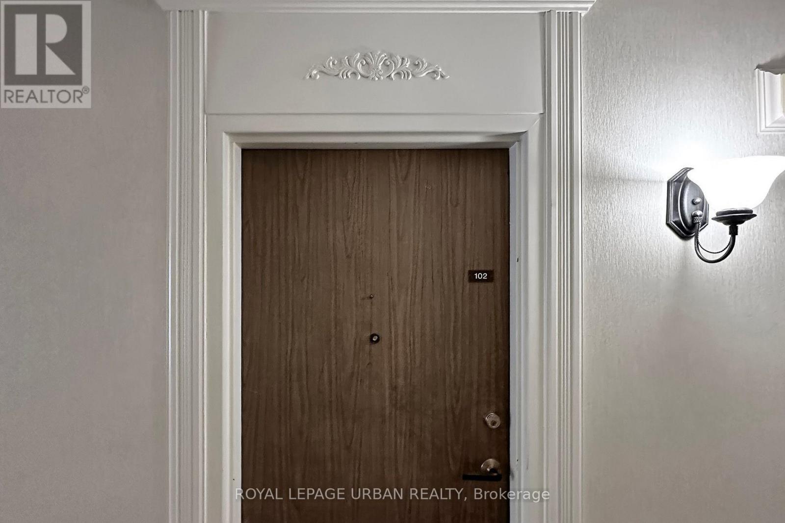 












102 - 20 SUNRISE AVENUE

,
Toronto,




Ontario
M4A2R2

