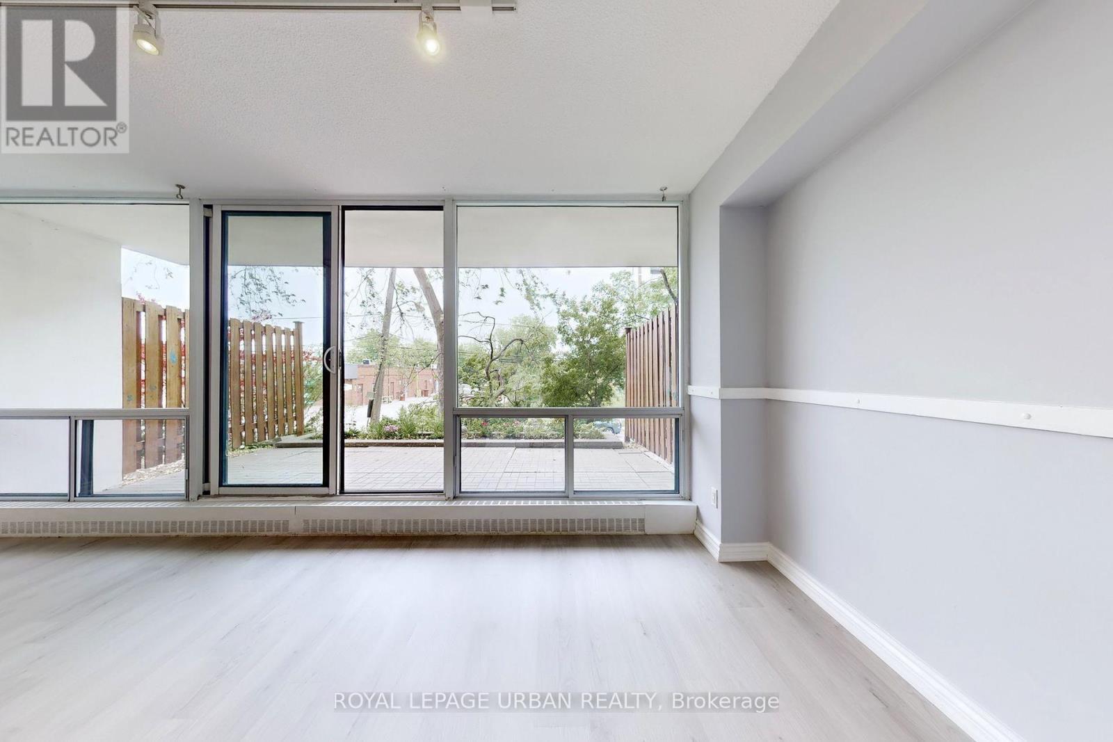 












102 - 20 SUNRISE AVENUE

,
Toronto,




Ontario
M4A2R2

