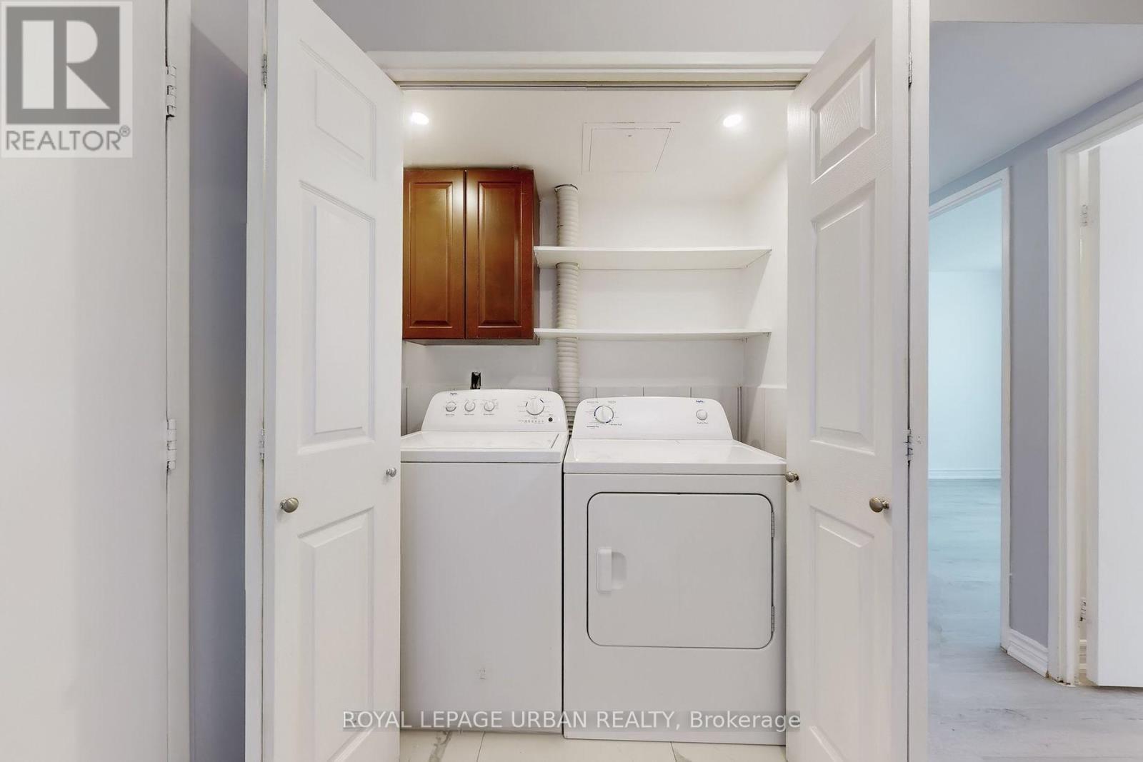 












102 - 20 SUNRISE AVENUE

,
Toronto,




Ontario
M4A2R2

