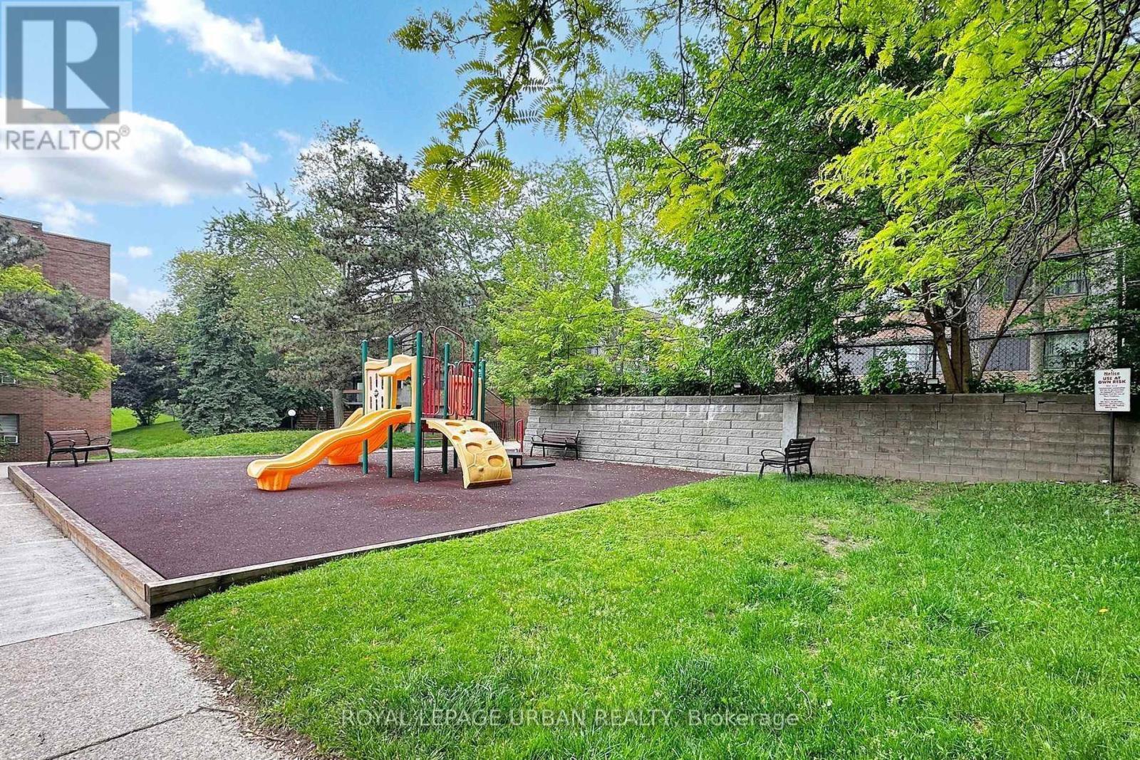 












102 - 20 SUNRISE AVENUE

,
Toronto,




Ontario
M4A2R2

