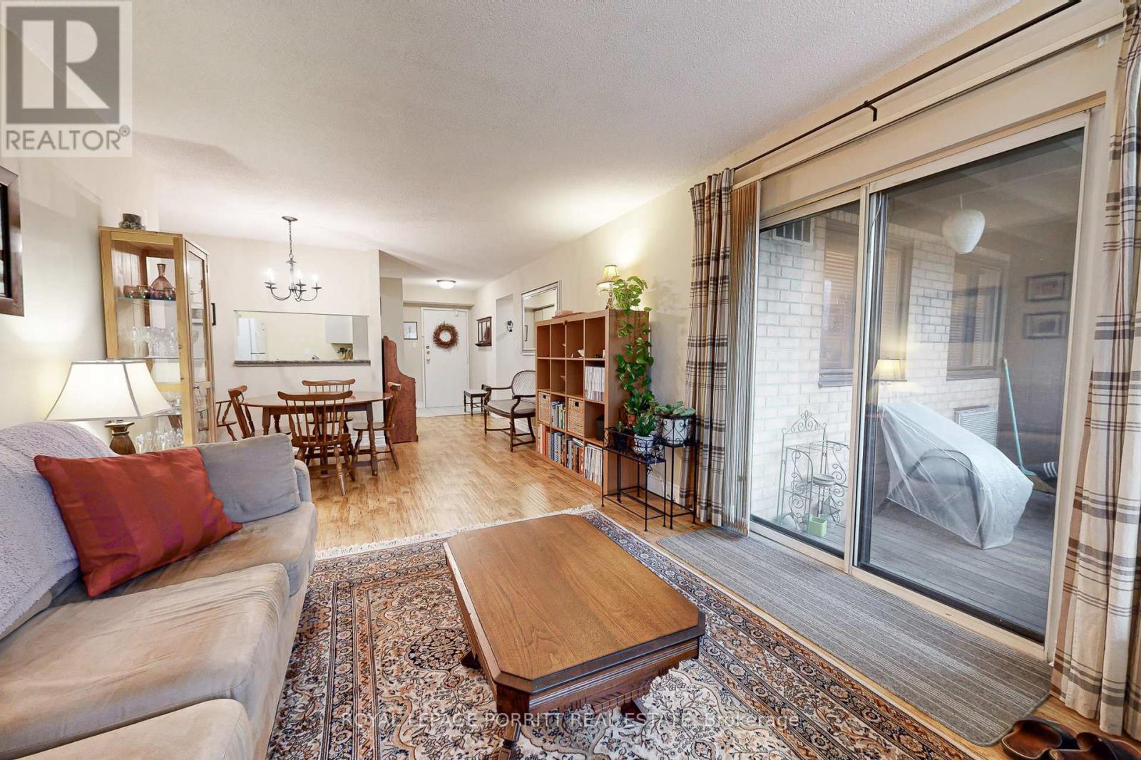 












208 - 3835 LAKE SHORE BOULEVARD W

,
Toronto,




Ontario
M8W1R2

