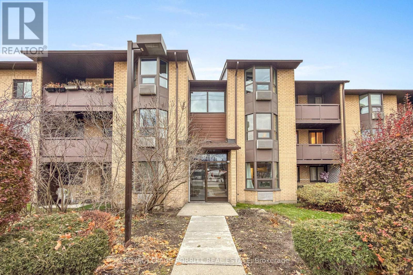 












208 - 3835 LAKE SHORE BOULEVARD W

,
Toronto,




Ontario
M8W1R2

