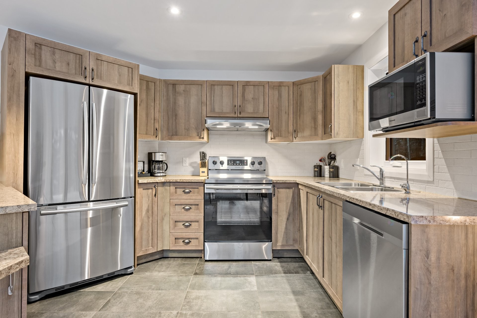 









232


Ch. des Monarques

,
Amherst,




QC
J0T2L0

