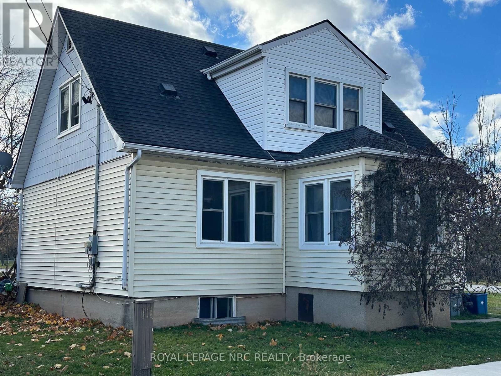 












86 IDYLEWYLDE STREET

,
Fort Erie (Central),




Ontario
L2A2L9

