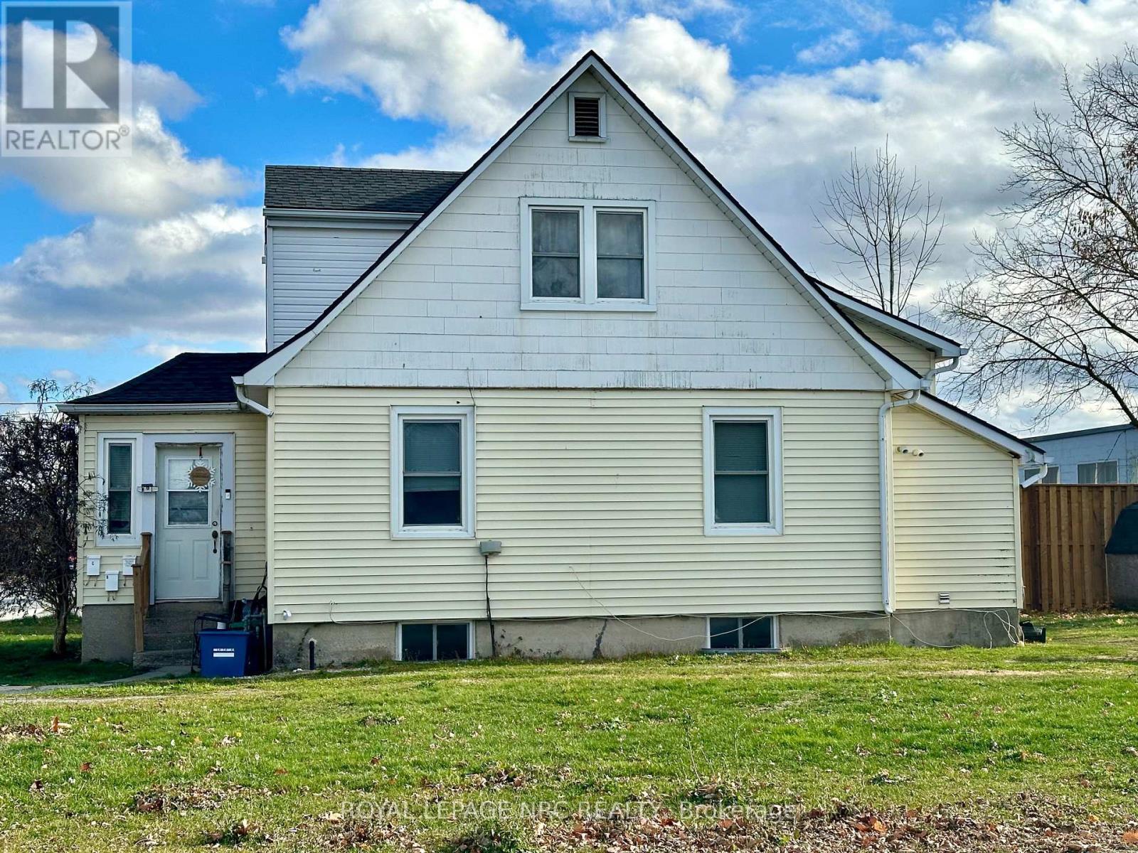 












86 IDYLEWYLDE STREET

,
Fort Erie (Central),




Ontario
L2A2L9

