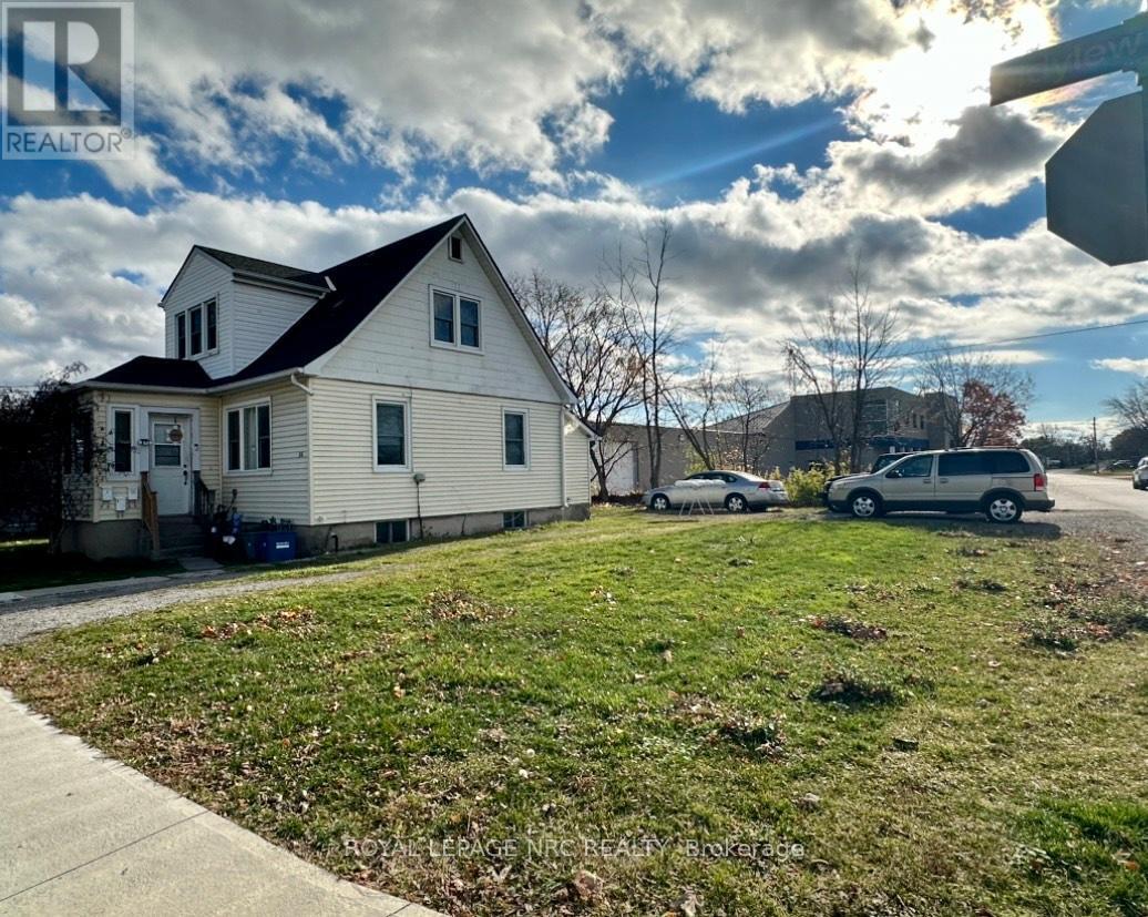 












86 IDYLEWYLDE STREET

,
Fort Erie (Central),




Ontario
L2A2L9

