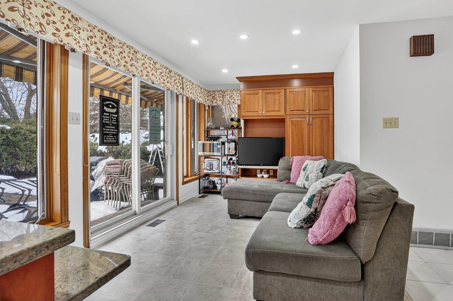 









560


Rue Maugue

,
Montréal (L'Île-Bizard/Sainte-Geneviève),




QC
H9C2T4

