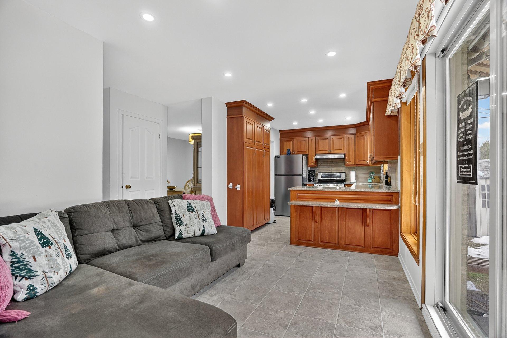 









560


Rue Maugue

,
Montréal (L'Île-Bizard/Sainte-Geneviève),




QC
H9C2T4

