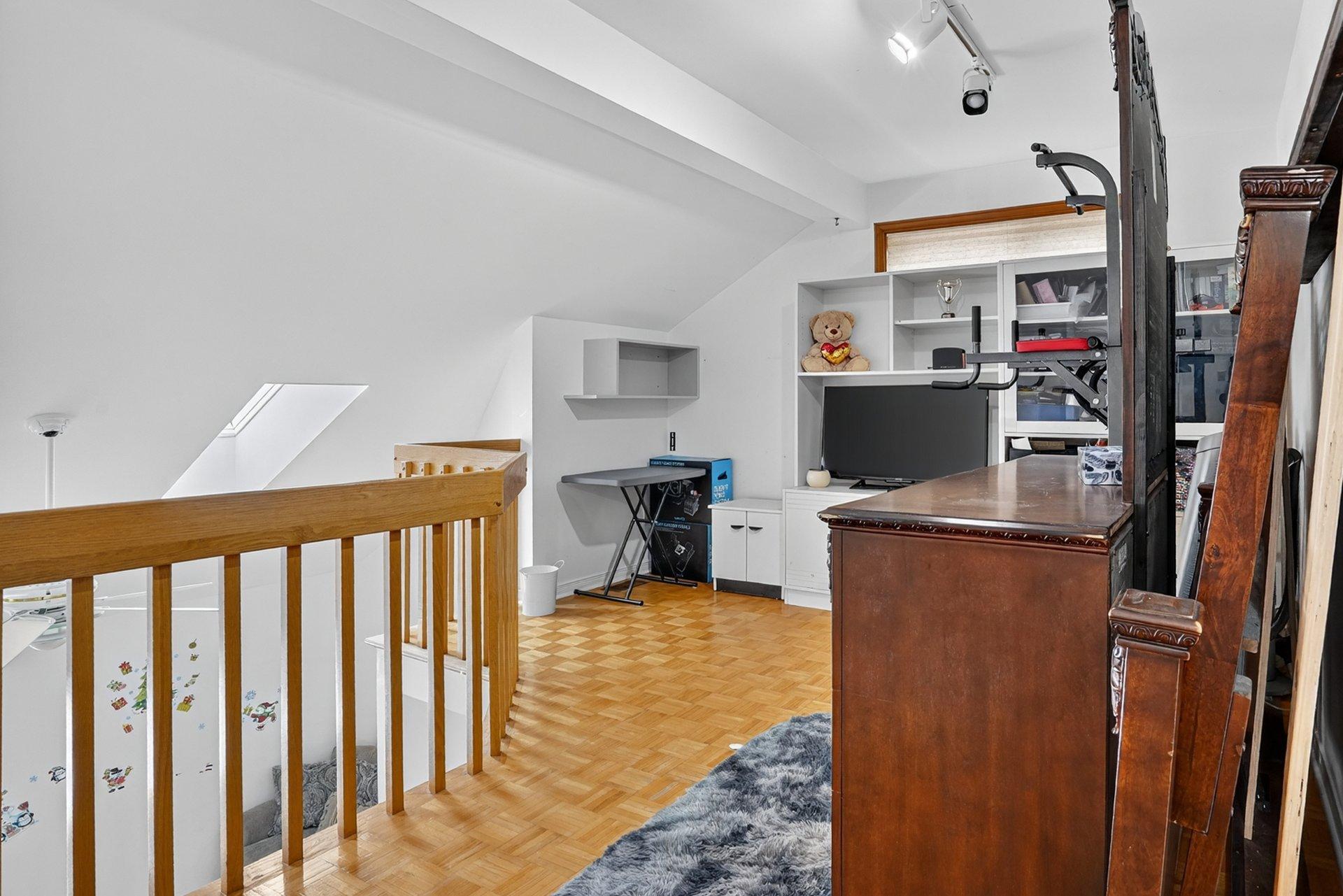 









560


Rue Maugue

,
Montréal (L'Île-Bizard/Sainte-Geneviève),




QC
H9C2T4

