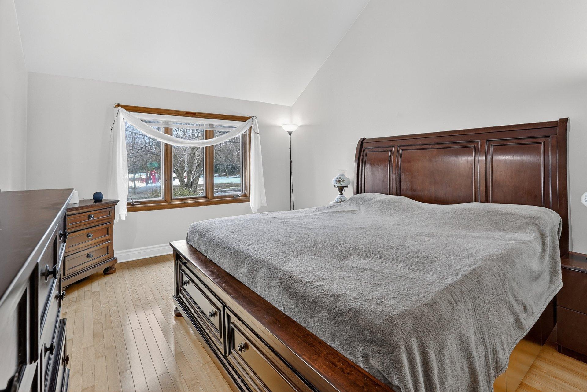 









560


Rue Maugue

,
Montréal (L'Île-Bizard/Sainte-Geneviève),




QC
H9C2T4

