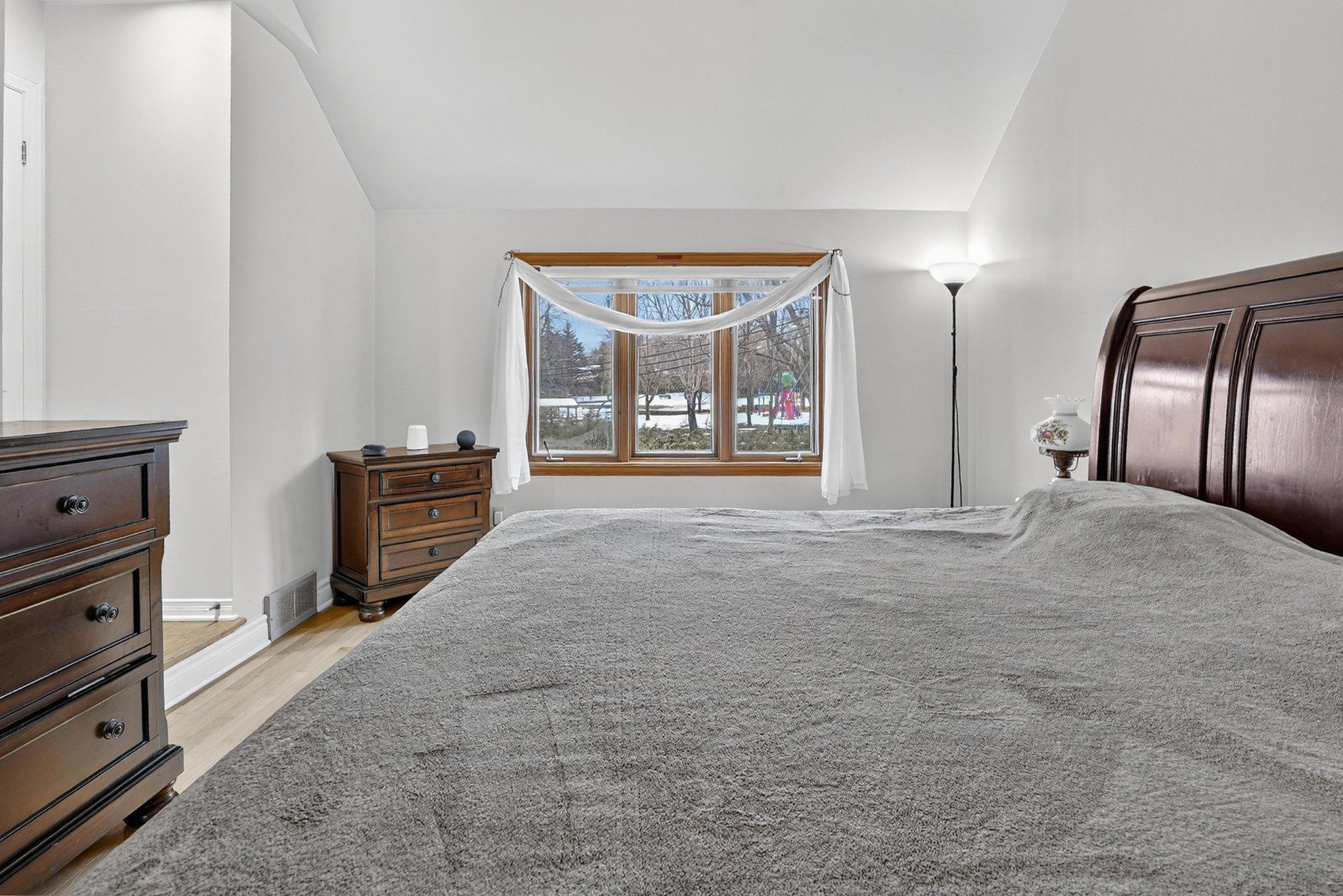 









560


Rue Maugue

,
Montréal (L'Île-Bizard/Sainte-Geneviève),




QC
H9C2T4

