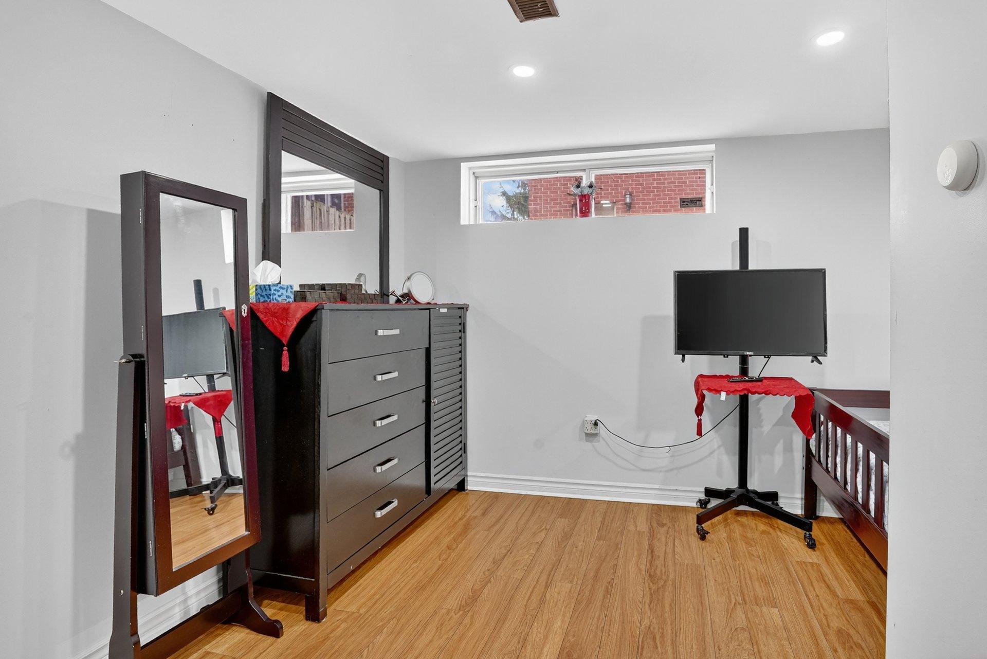 









560


Rue Maugue

,
Montréal (L'Île-Bizard/Sainte-Geneviève),




QC
H9C2T4

