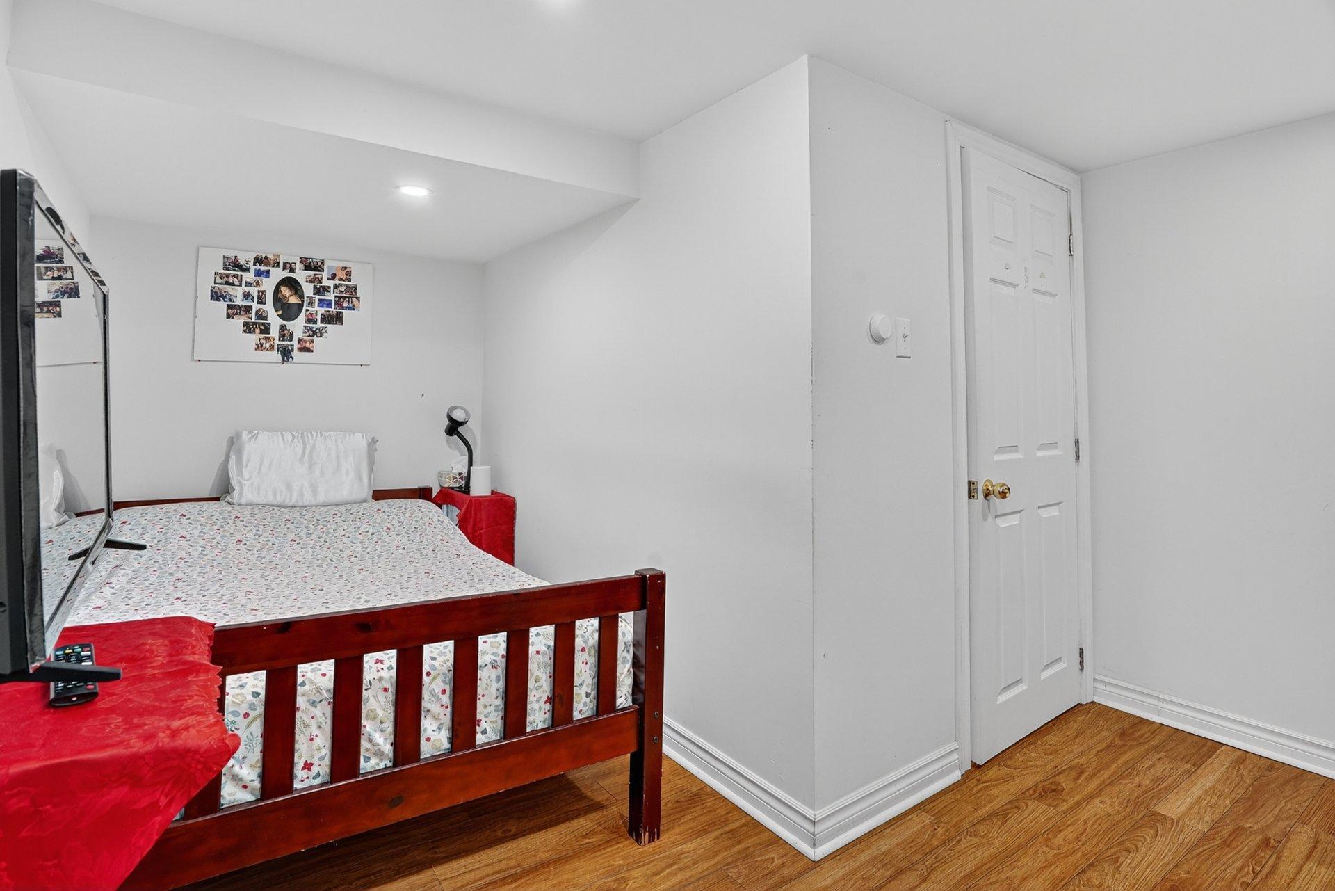 









560


Rue Maugue

,
Montréal (L'Île-Bizard/Sainte-Geneviève),




QC
H9C2T4

