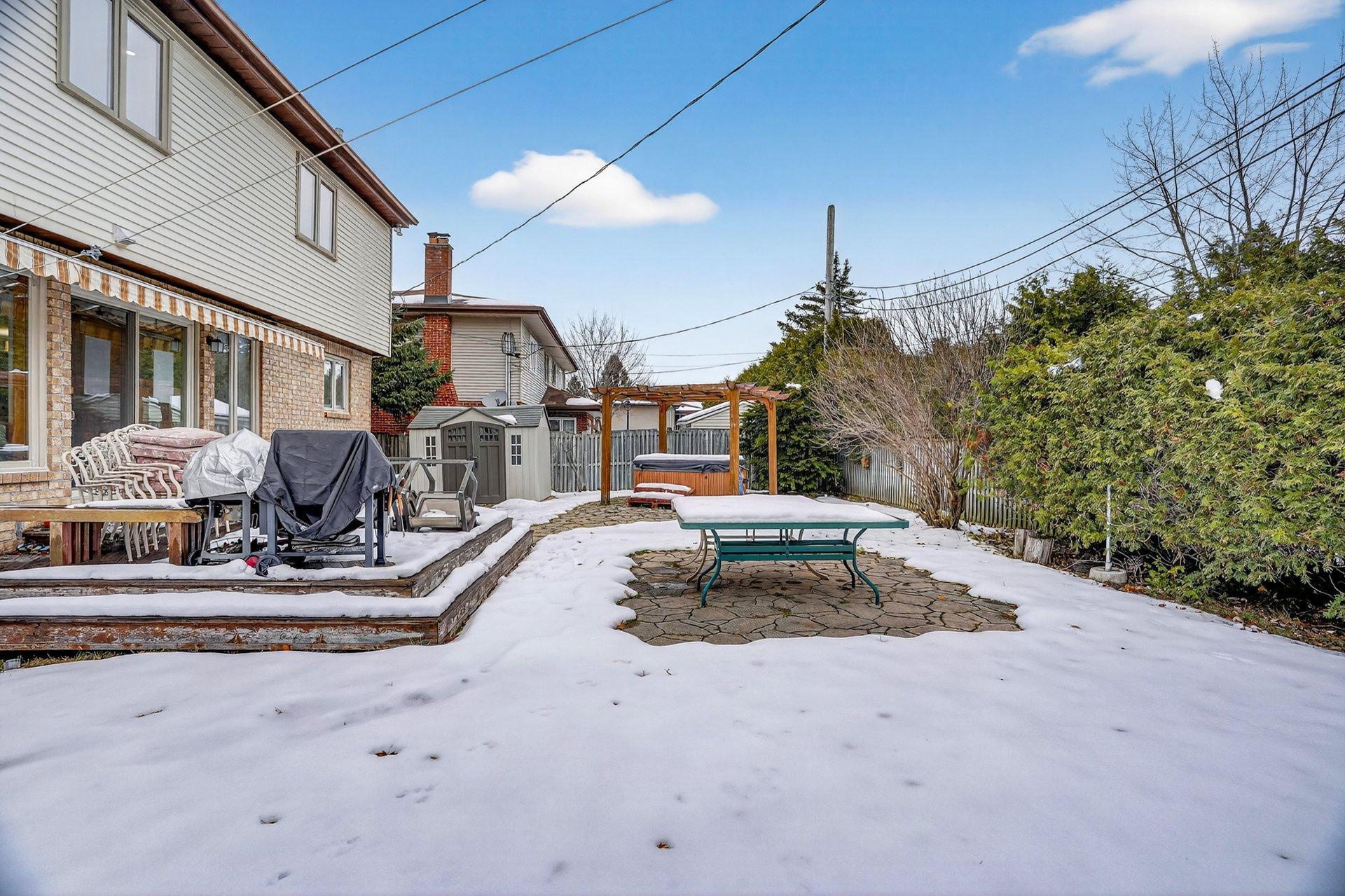 









560


Rue Maugue

,
Montréal (L'Île-Bizard/Sainte-Geneviève),




QC
H9C2T4

