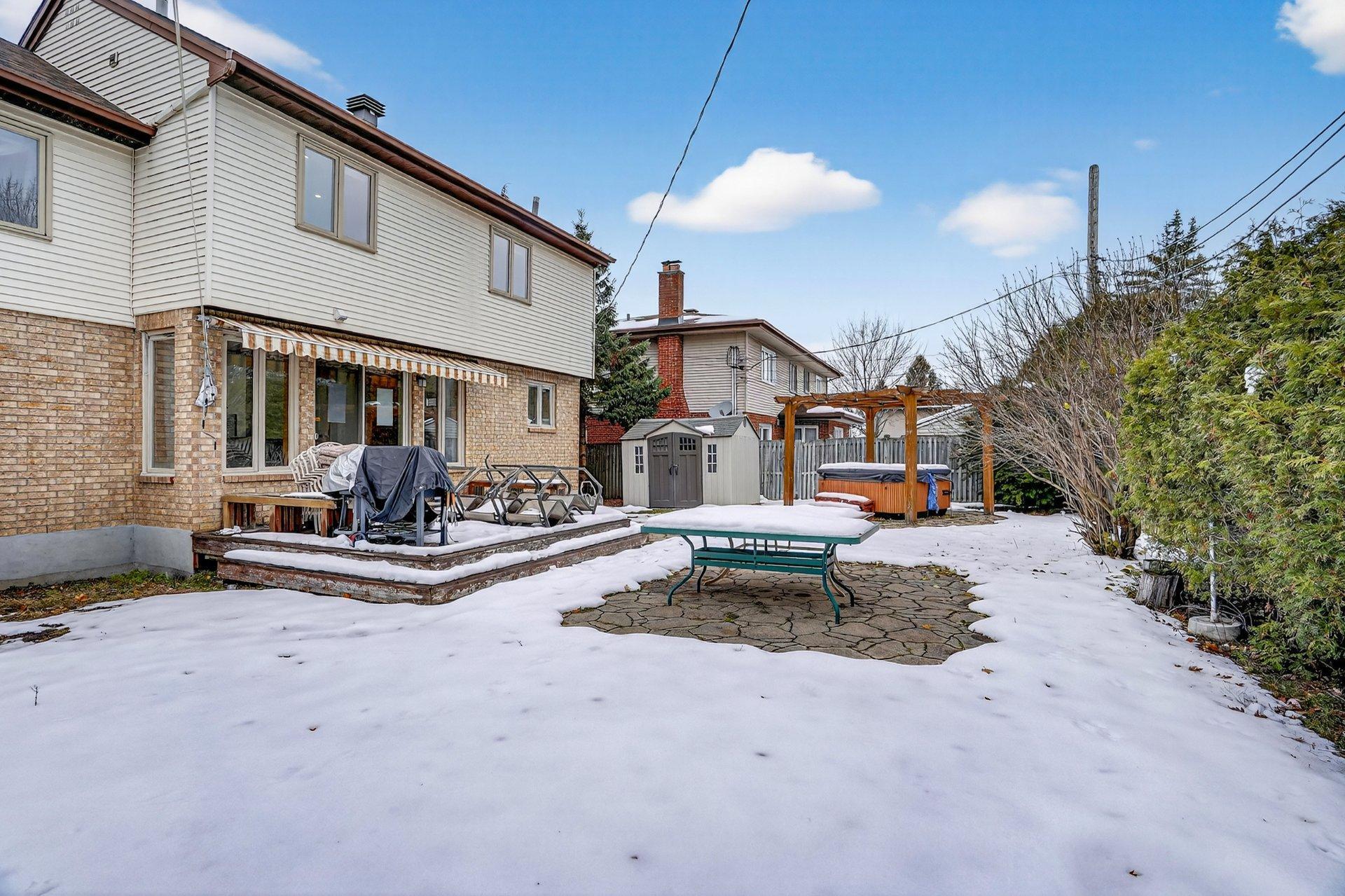 









560


Rue Maugue

,
Montréal (L'Île-Bizard/Sainte-Geneviève),




QC
H9C2T4

