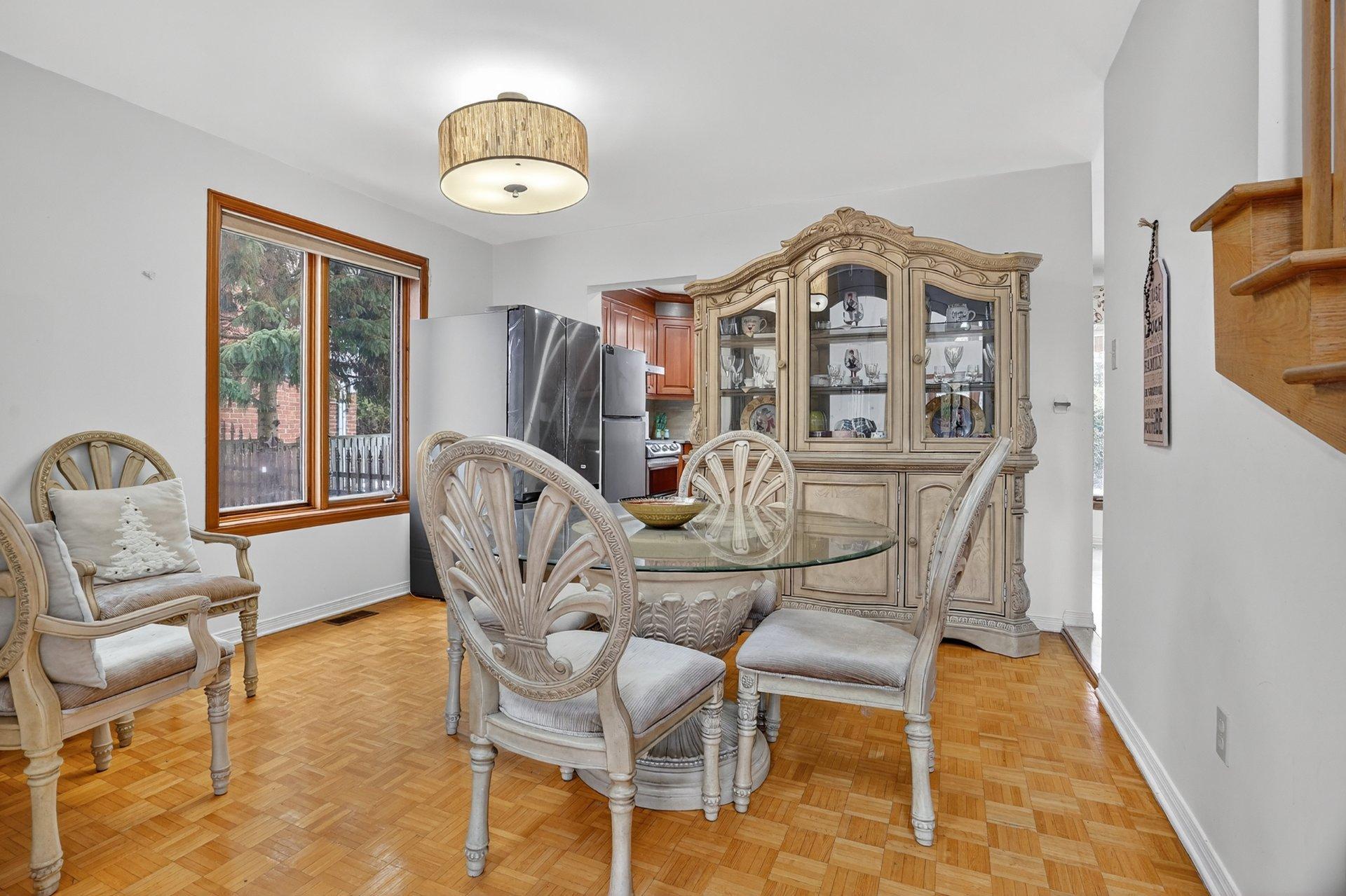 









560


Rue Maugue

,
Montréal (L'Île-Bizard/Sainte-Geneviève),




QC
H9C2T4

