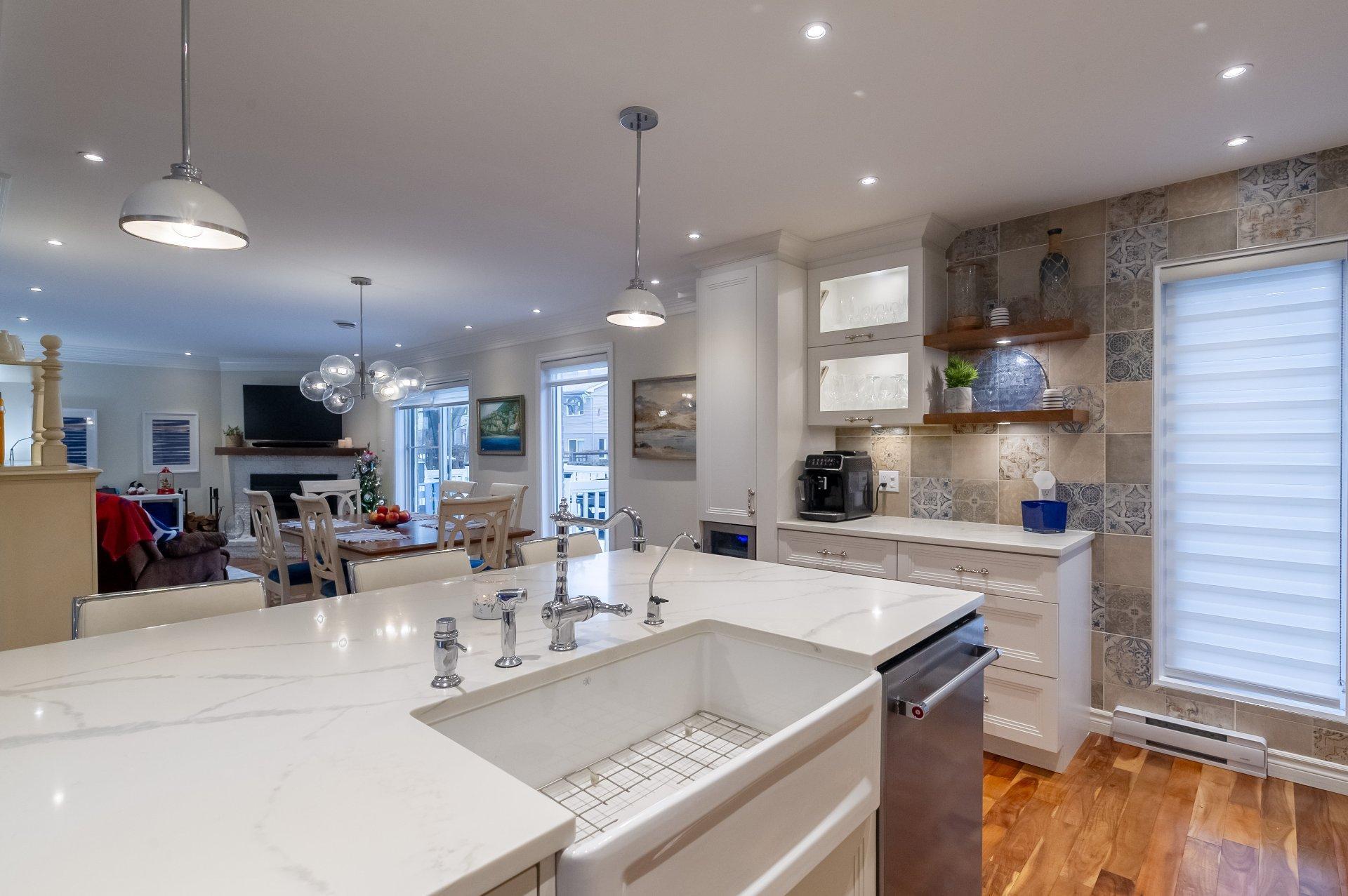 









895


Rue Ravel

,
Brossard,




QC
J4X2L3

