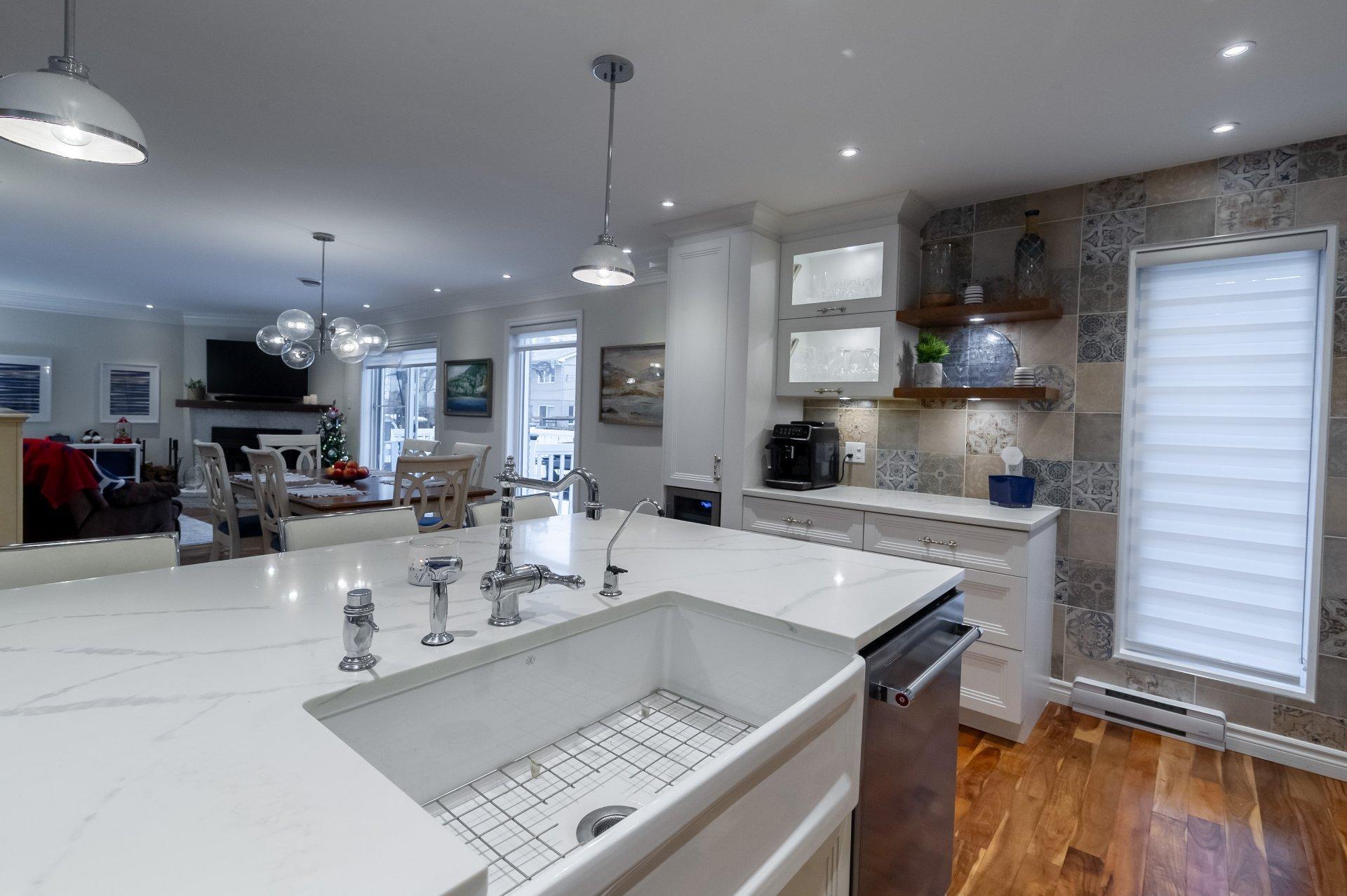 









895


Rue Ravel

,
Brossard,




QC
J4X2L3

