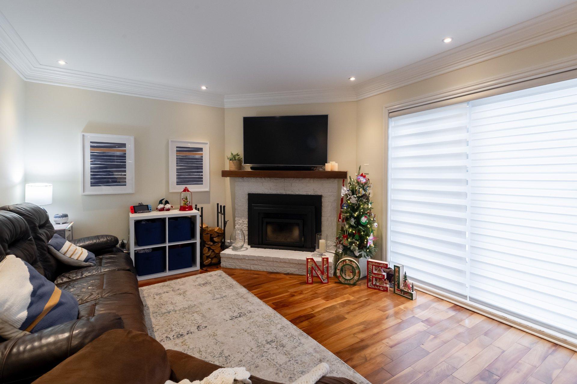 









895


Rue Ravel

,
Brossard,




QC
J4X2L3

