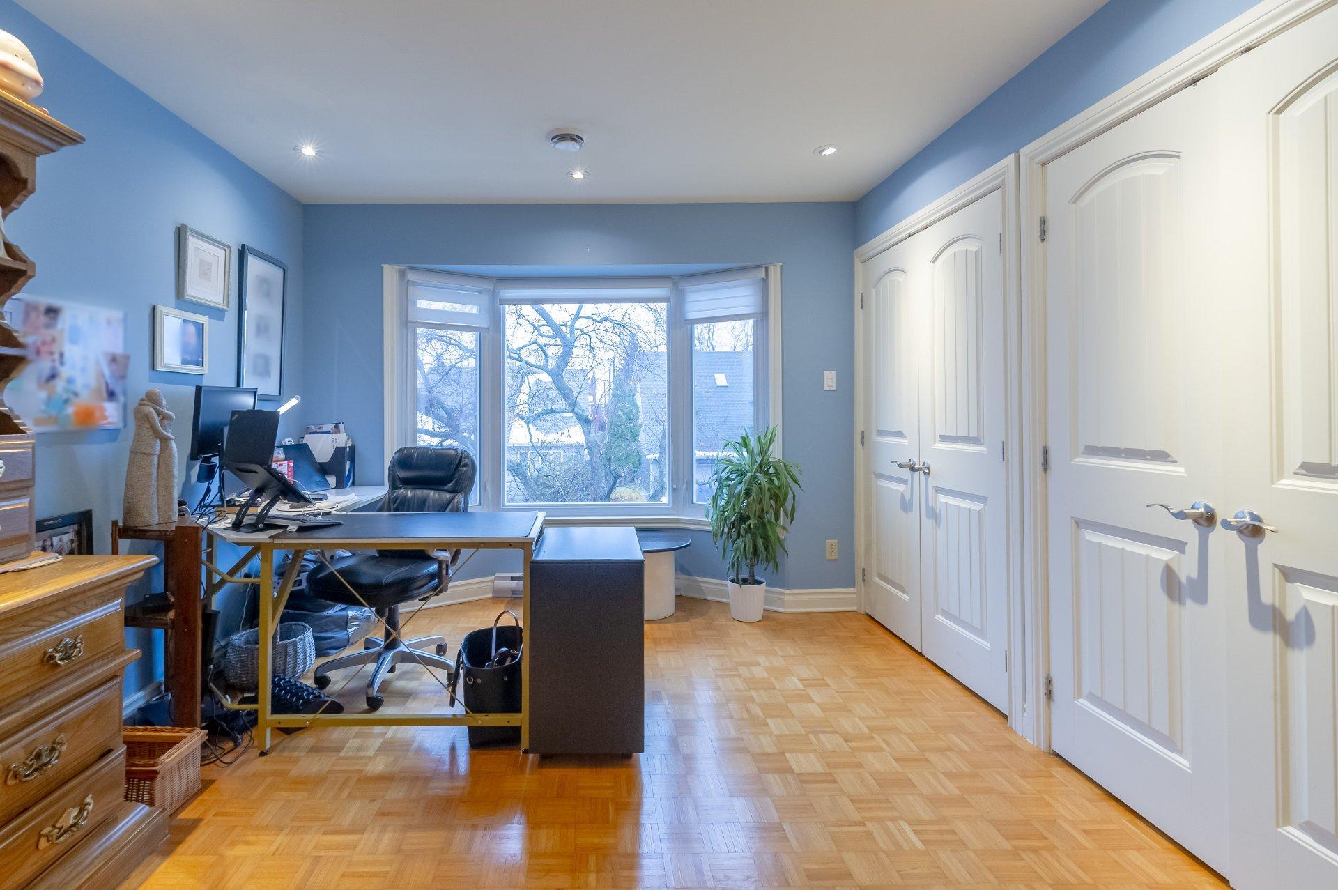 









895


Rue Ravel

,
Brossard,




QC
J4X2L3

