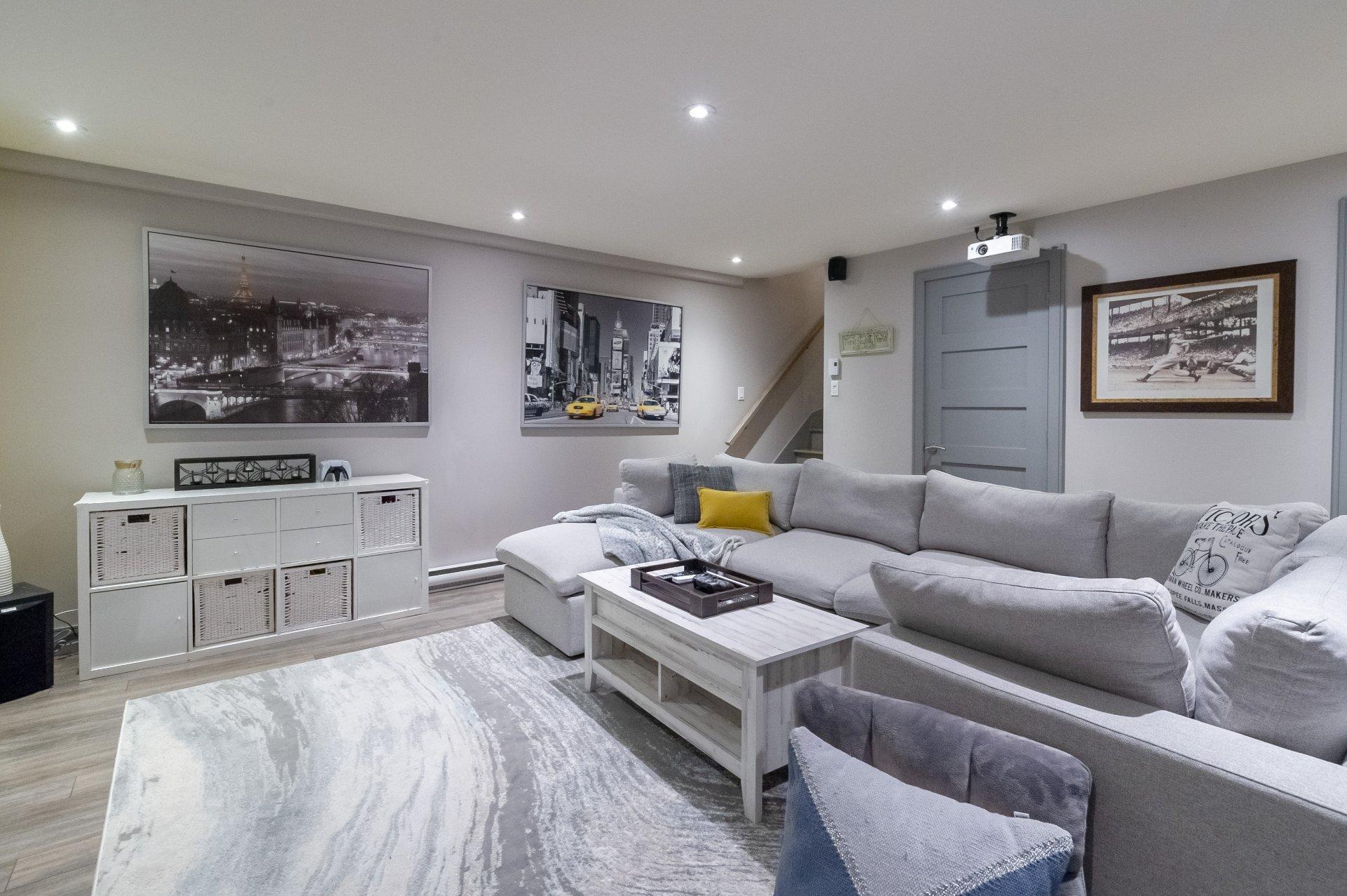 









895


Rue Ravel

,
Brossard,




QC
J4X2L3

