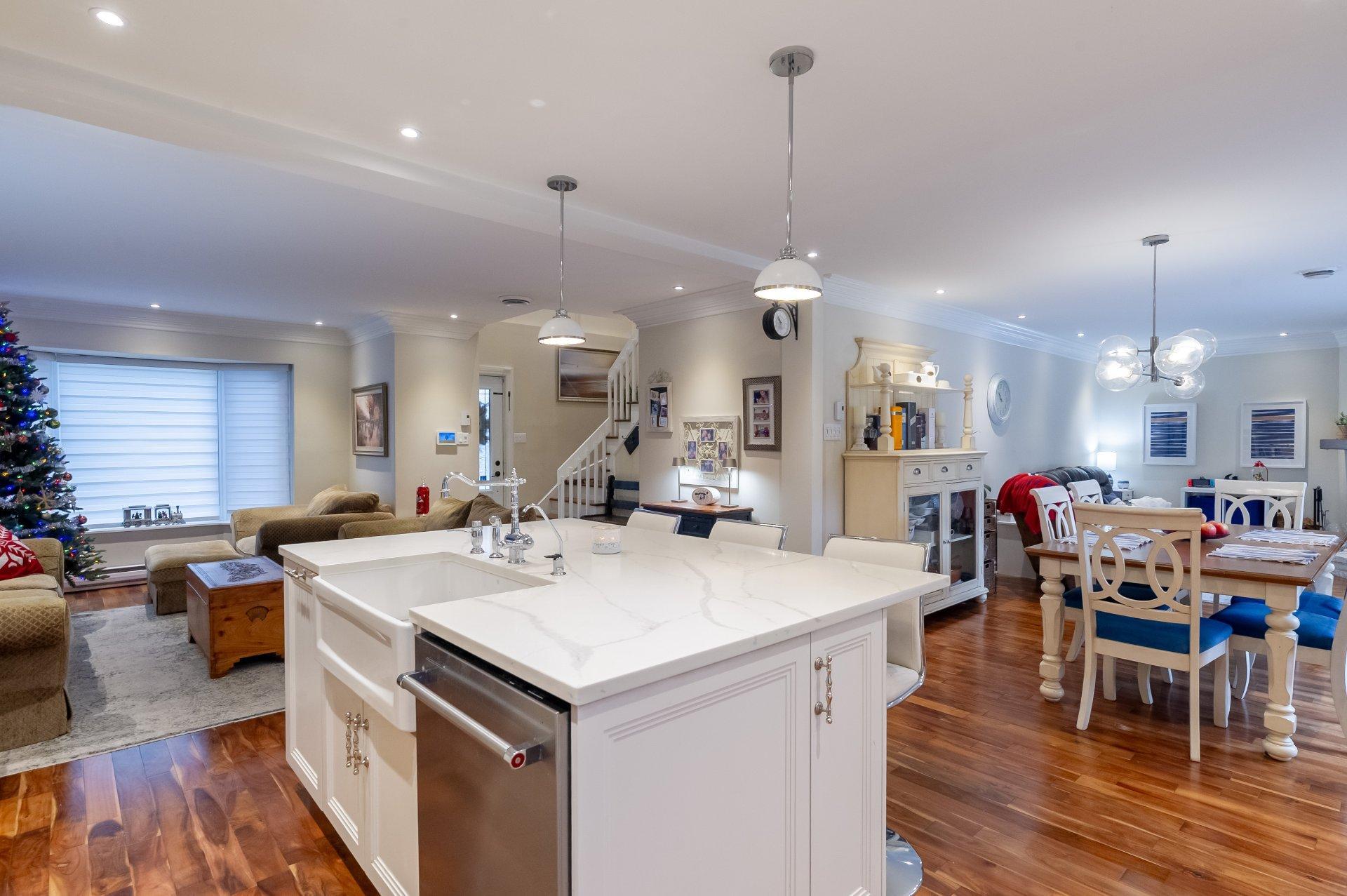 









895


Rue Ravel

,
Brossard,




QC
J4X2L3

