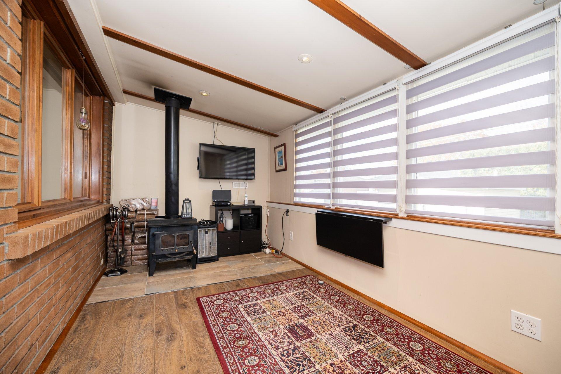 









4517


8e Rue

,
Laval (Chomedey),




QC
H7W2A3

