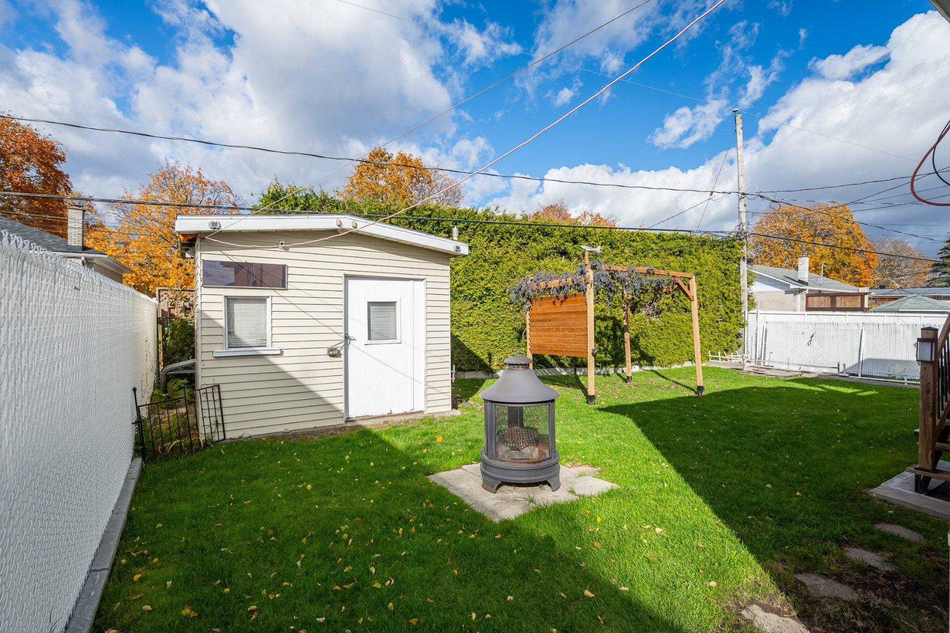 









4517


8e Rue

,
Laval (Chomedey),




QC
H7W2A3

