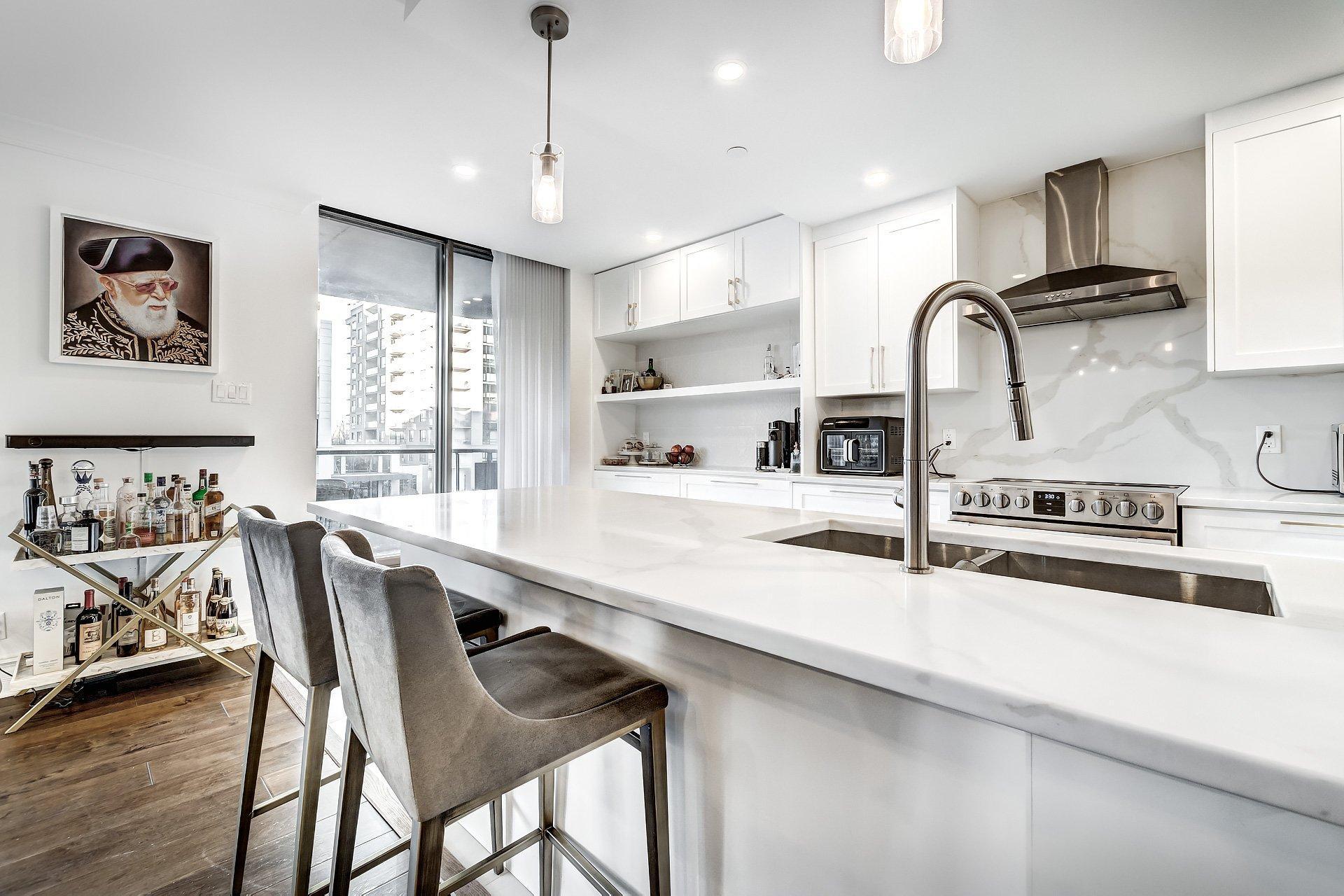 









5850


Av. Marc-Chagall

, 303,
Côte-Saint-Luc,




QC
H4M3H2

