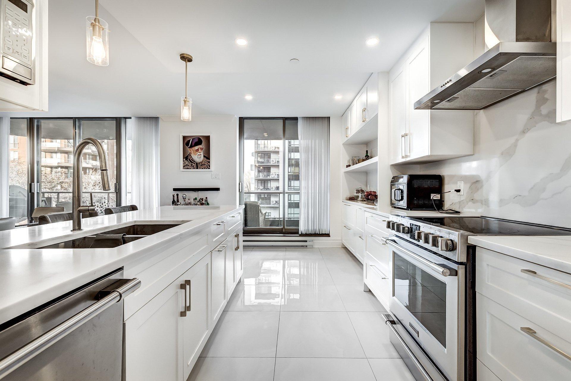 









5850


Av. Marc-Chagall

, 303,
Côte-Saint-Luc,




QC
H4M3H2

