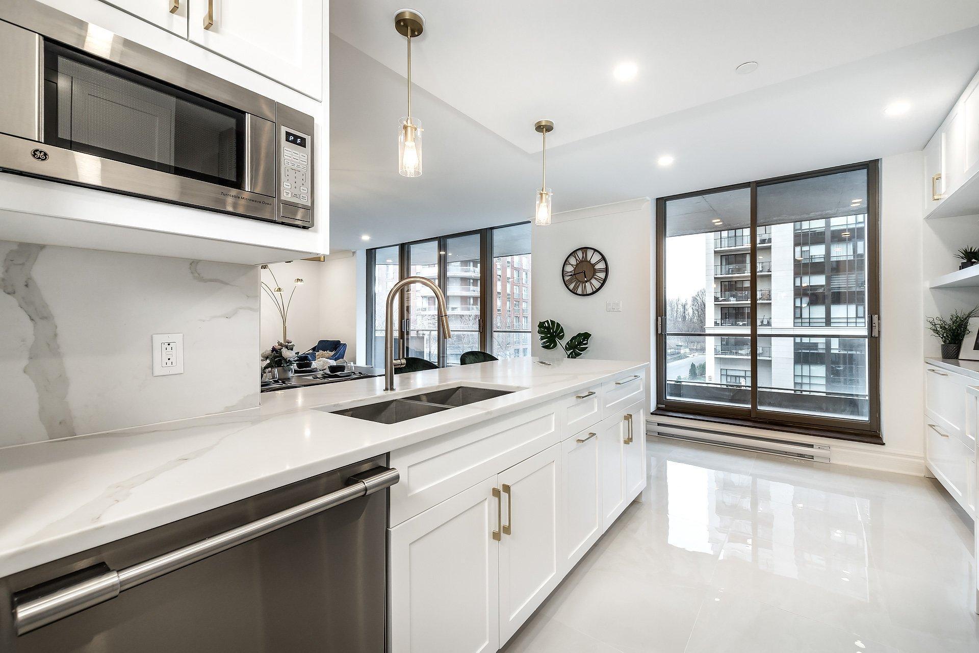 









5850


Av. Marc-Chagall

, 303,
Côte-Saint-Luc,




QC
H4M3H2

