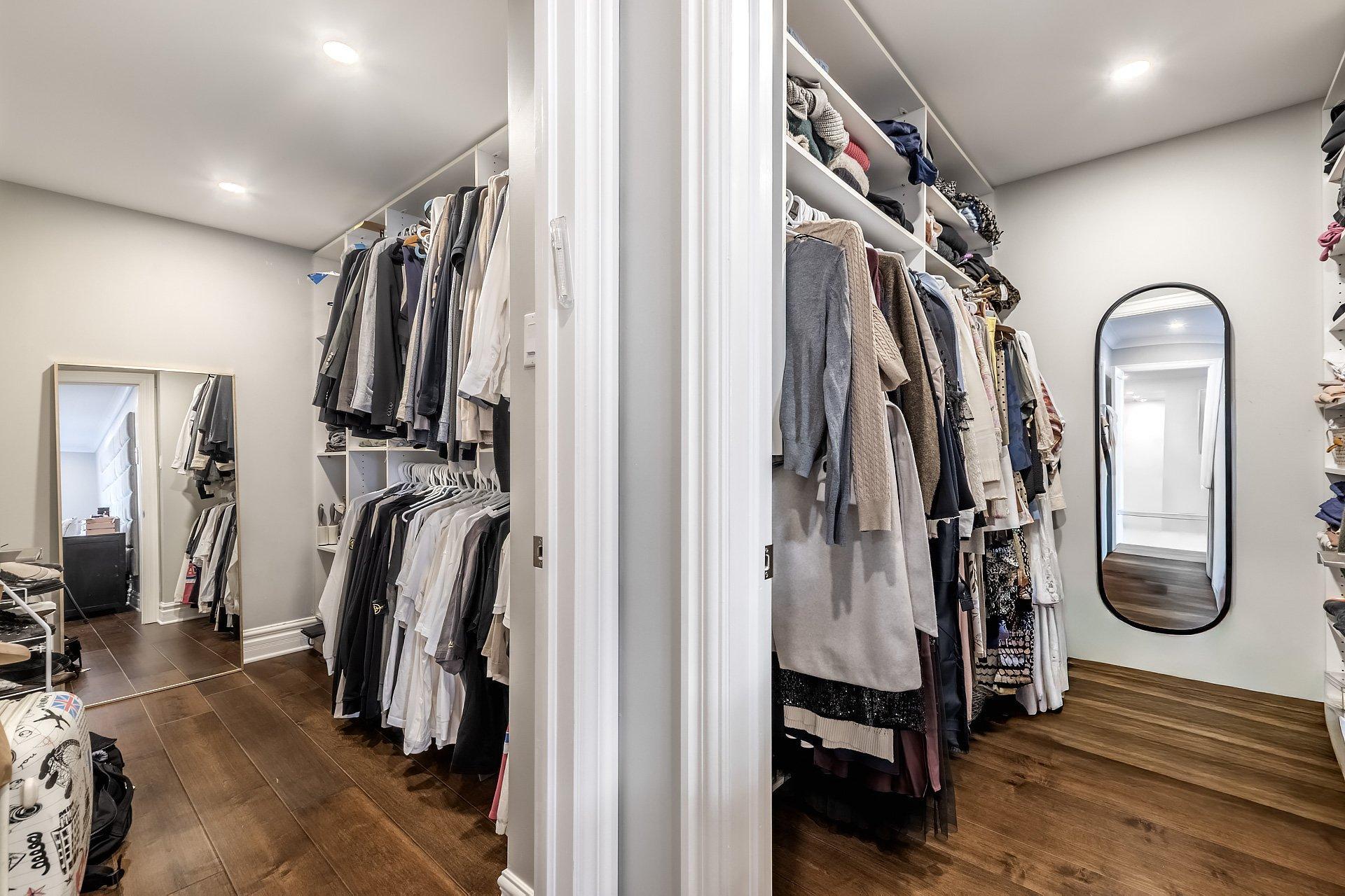 









5850


Av. Marc-Chagall

, 303,
Côte-Saint-Luc,




QC
H4M3H2

