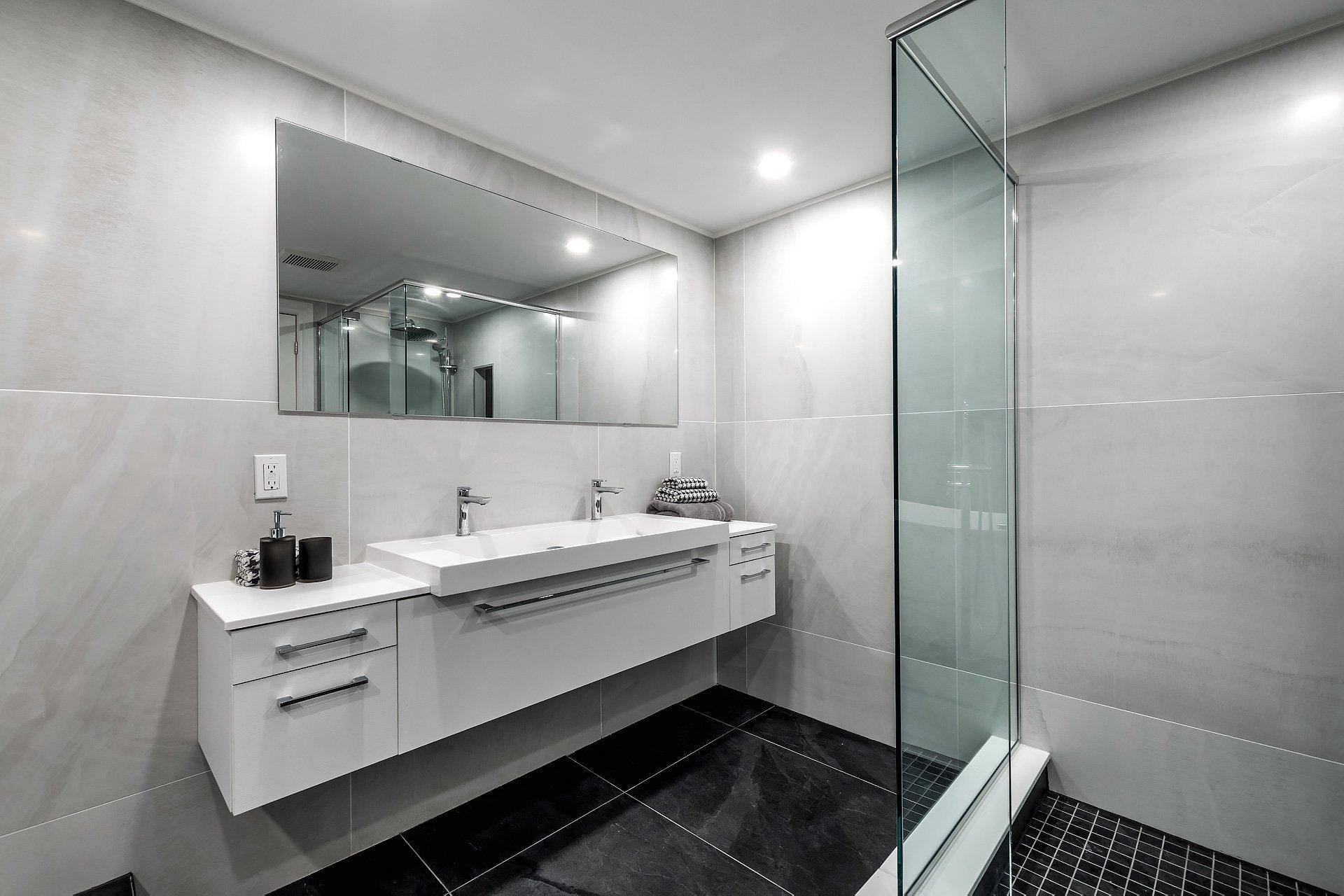 









5850


Av. Marc-Chagall

, 303,
Côte-Saint-Luc,




QC
H4M3H2

