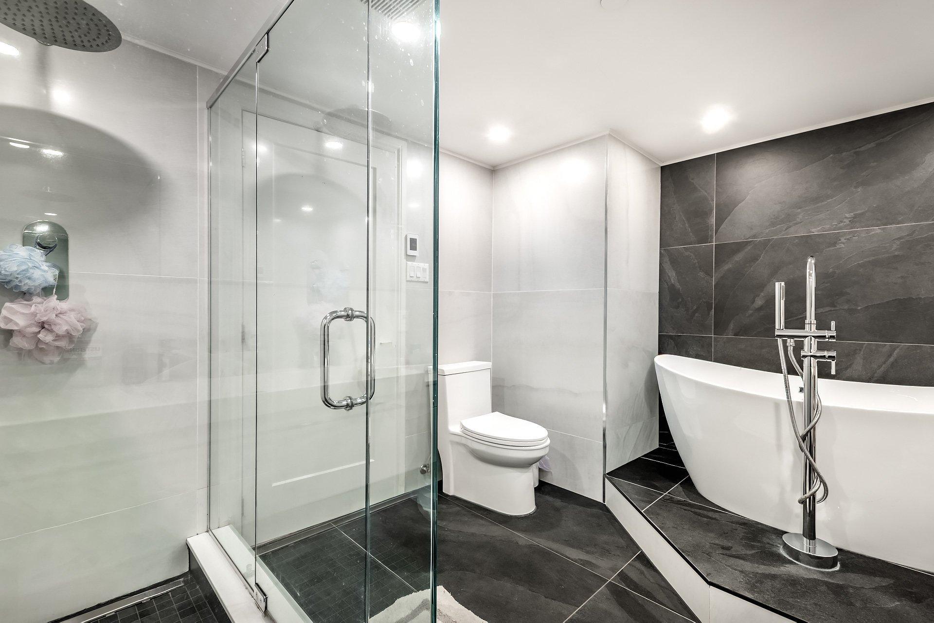 









5850


Av. Marc-Chagall

, 303,
Côte-Saint-Luc,




QC
H4M3H2

