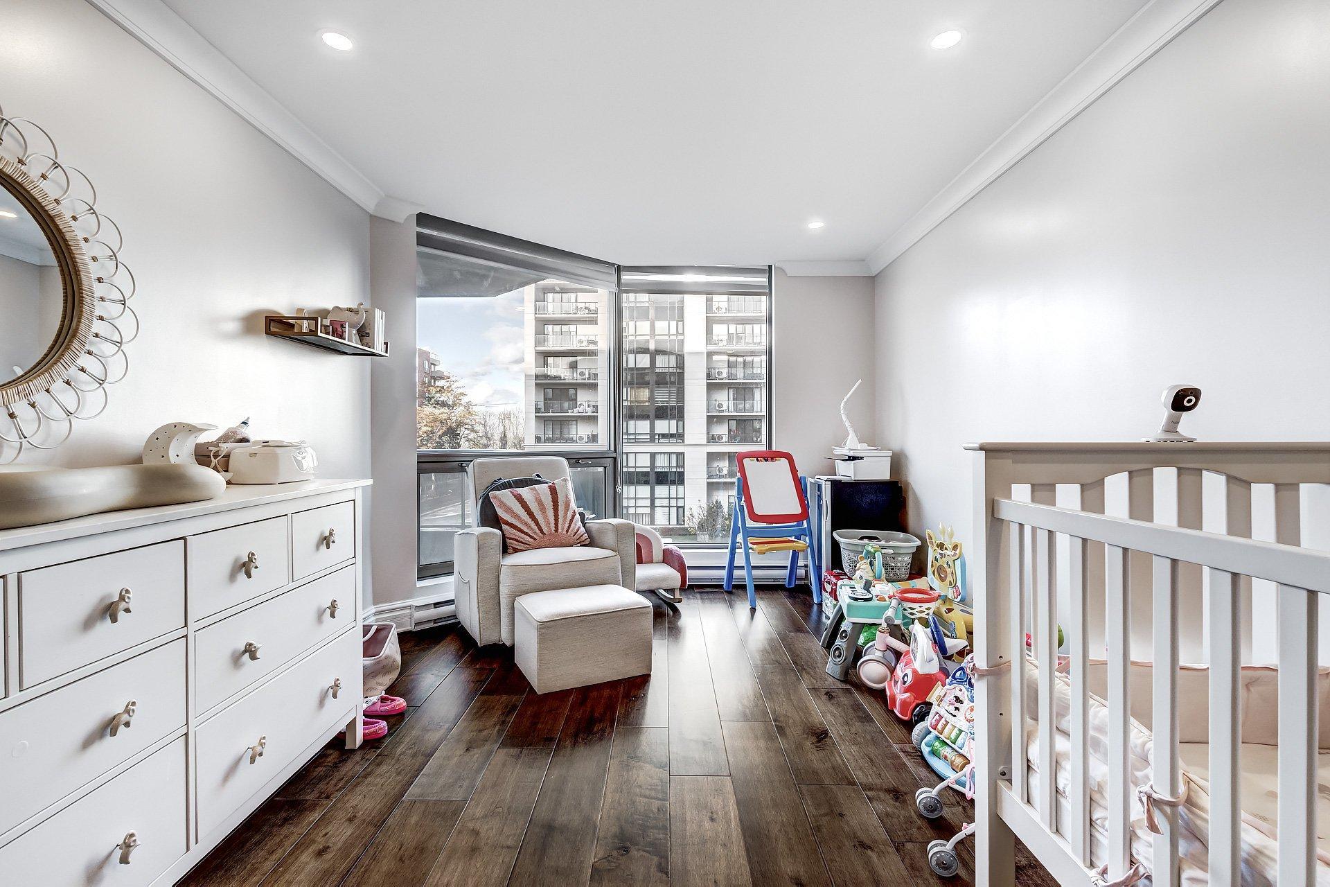 









5850


Av. Marc-Chagall

, 303,
Côte-Saint-Luc,




QC
H4M3H2

