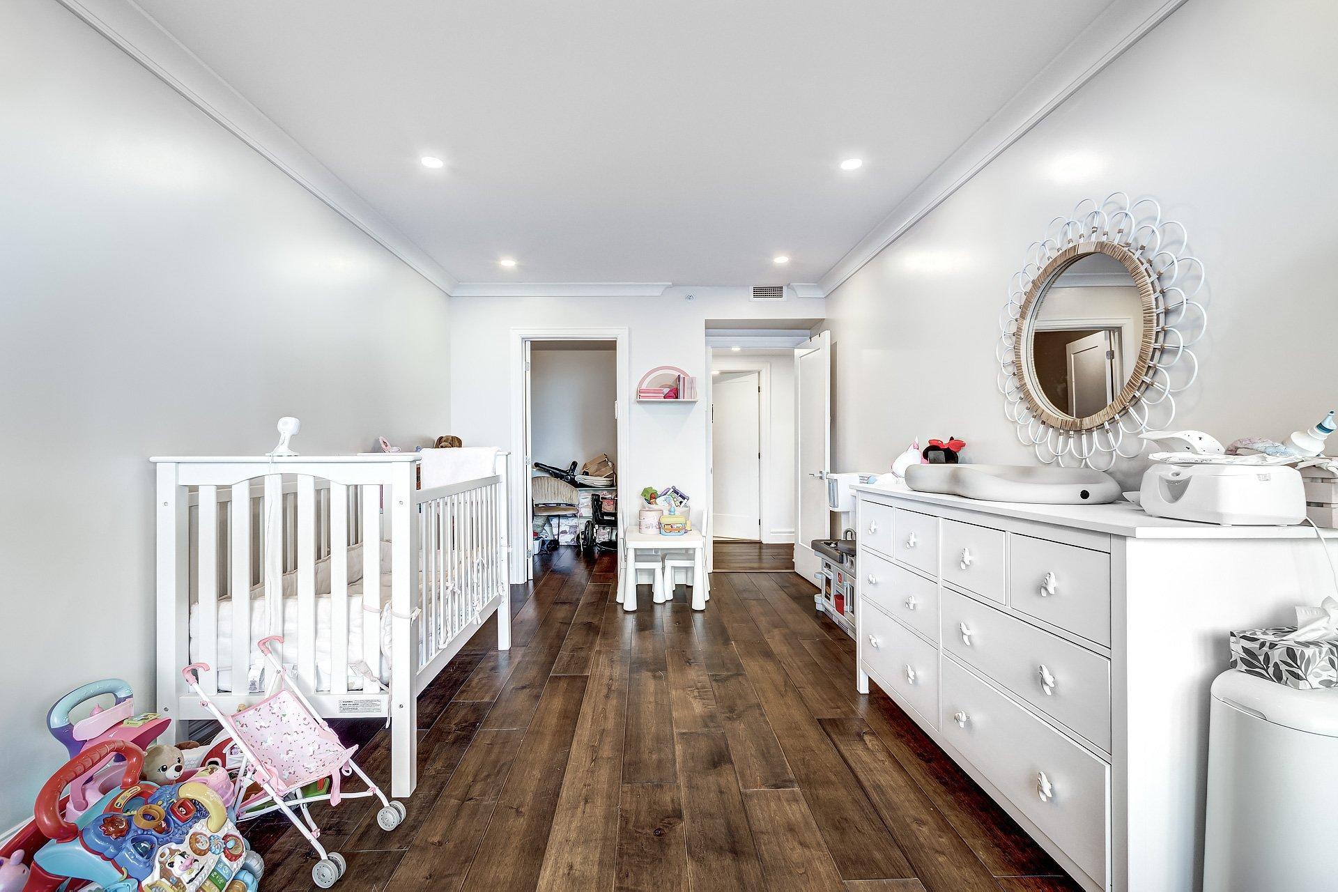 









5850


Av. Marc-Chagall

, 303,
Côte-Saint-Luc,




QC
H4M3H2

