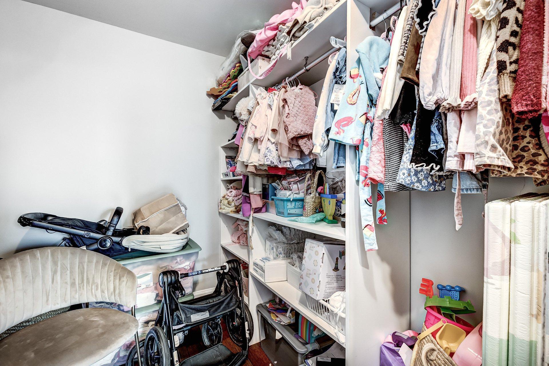 









5850


Av. Marc-Chagall

, 303,
Côte-Saint-Luc,




QC
H4M3H2

