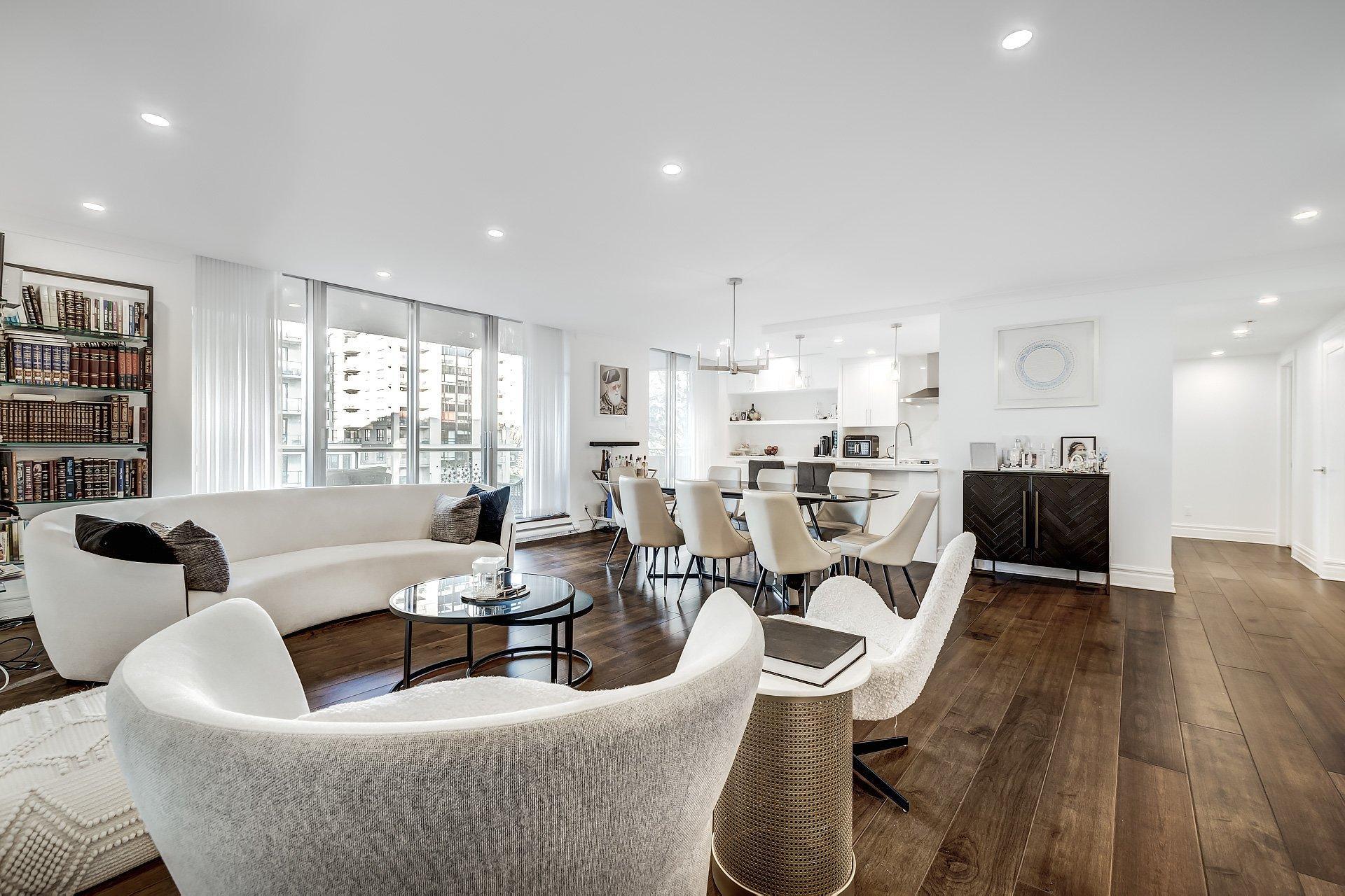 









5850


Av. Marc-Chagall

, 303,
Côte-Saint-Luc,




QC
H4M3H2

