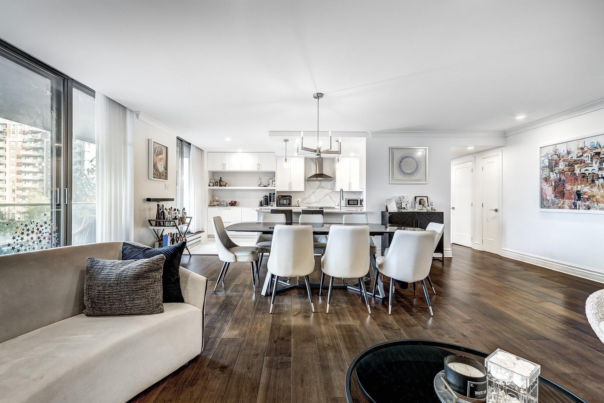 









5850


Av. Marc-Chagall

, 303,
Côte-Saint-Luc,




QC
H4M3H2

