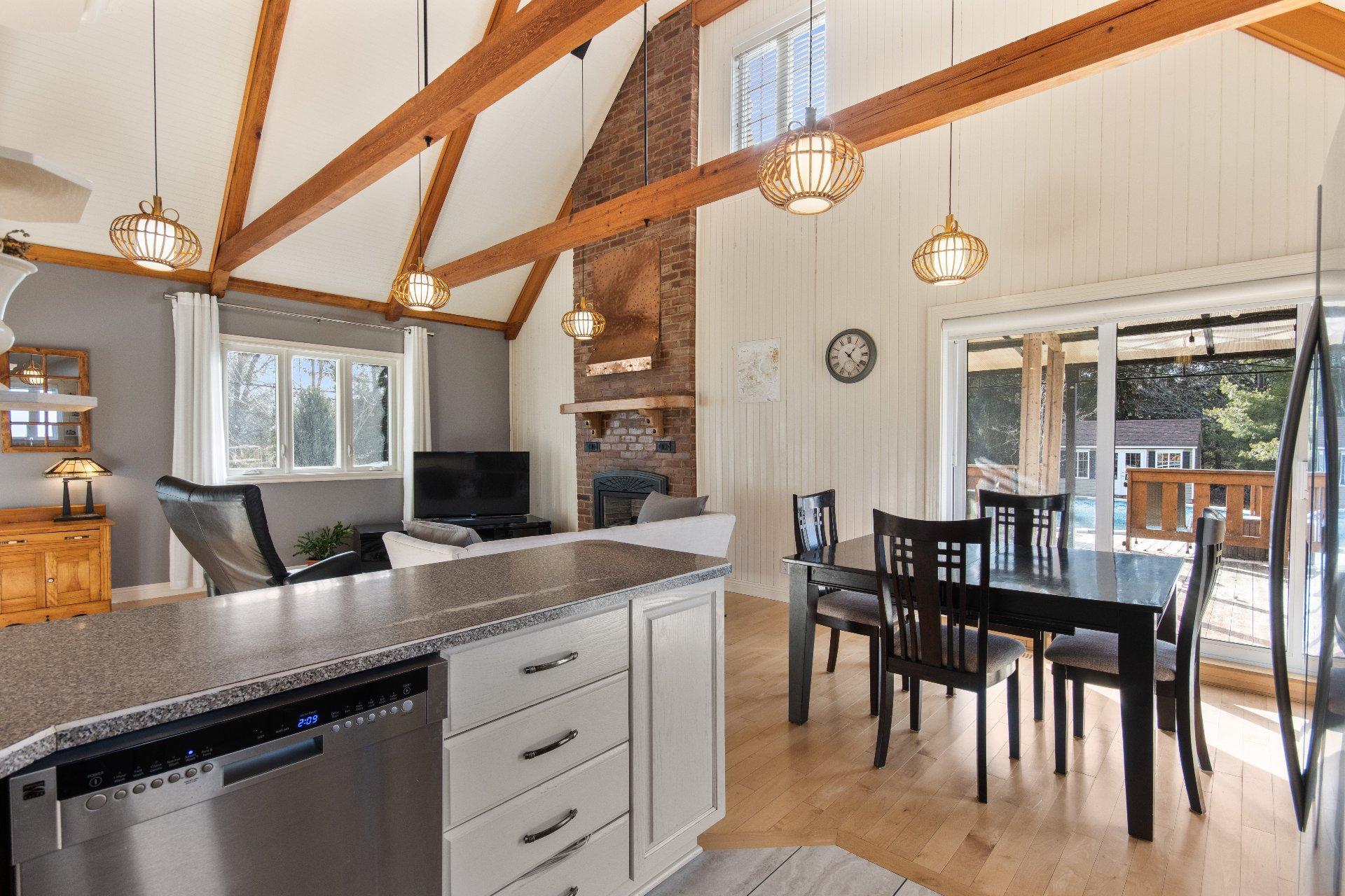 









480


Rue Brisebois

,
Saint-Jean-sur-Richelieu,




QC
J2Y0A4

