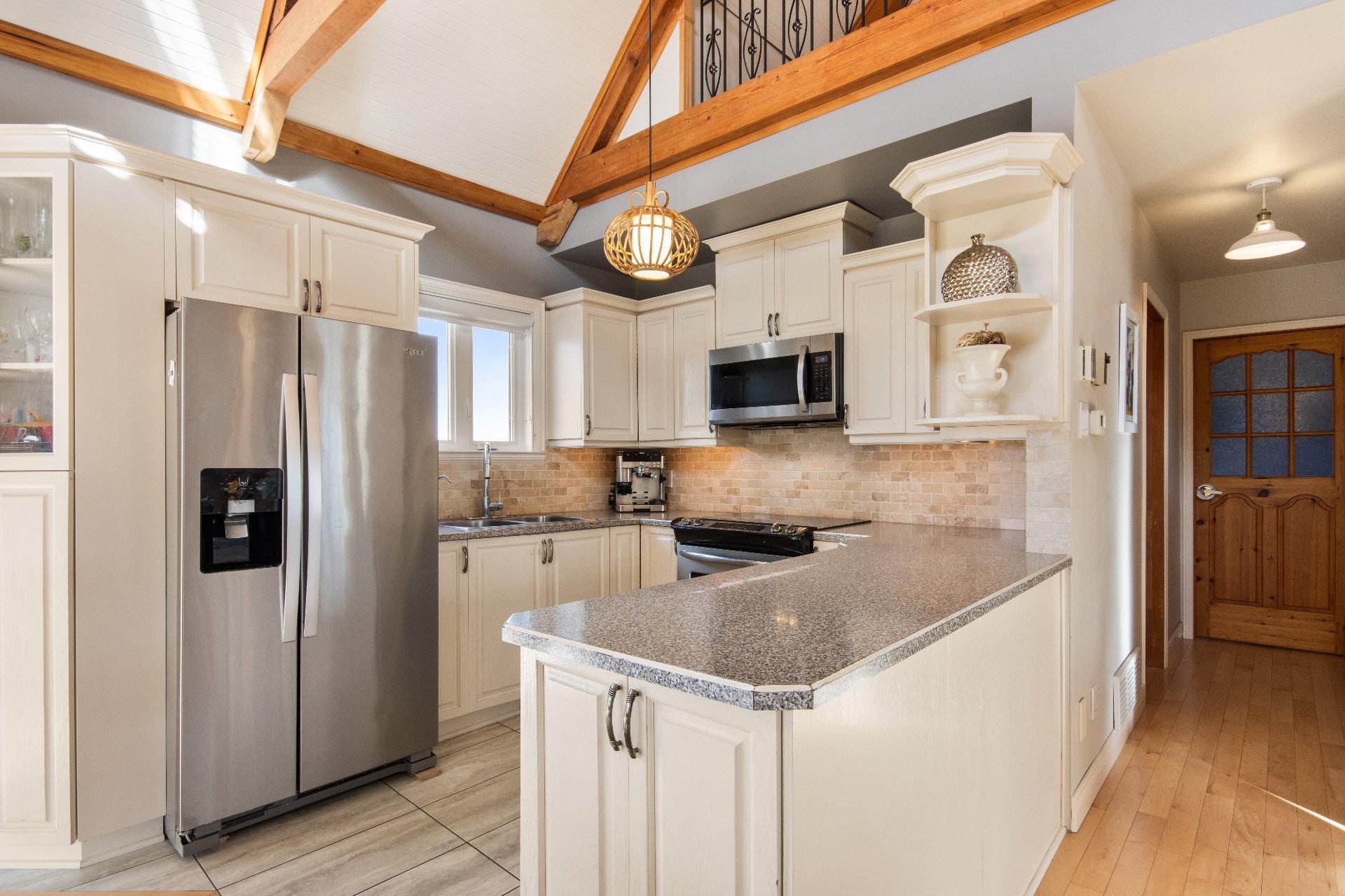 









480


Rue Brisebois

,
Saint-Jean-sur-Richelieu,




QC
J2Y0A4

